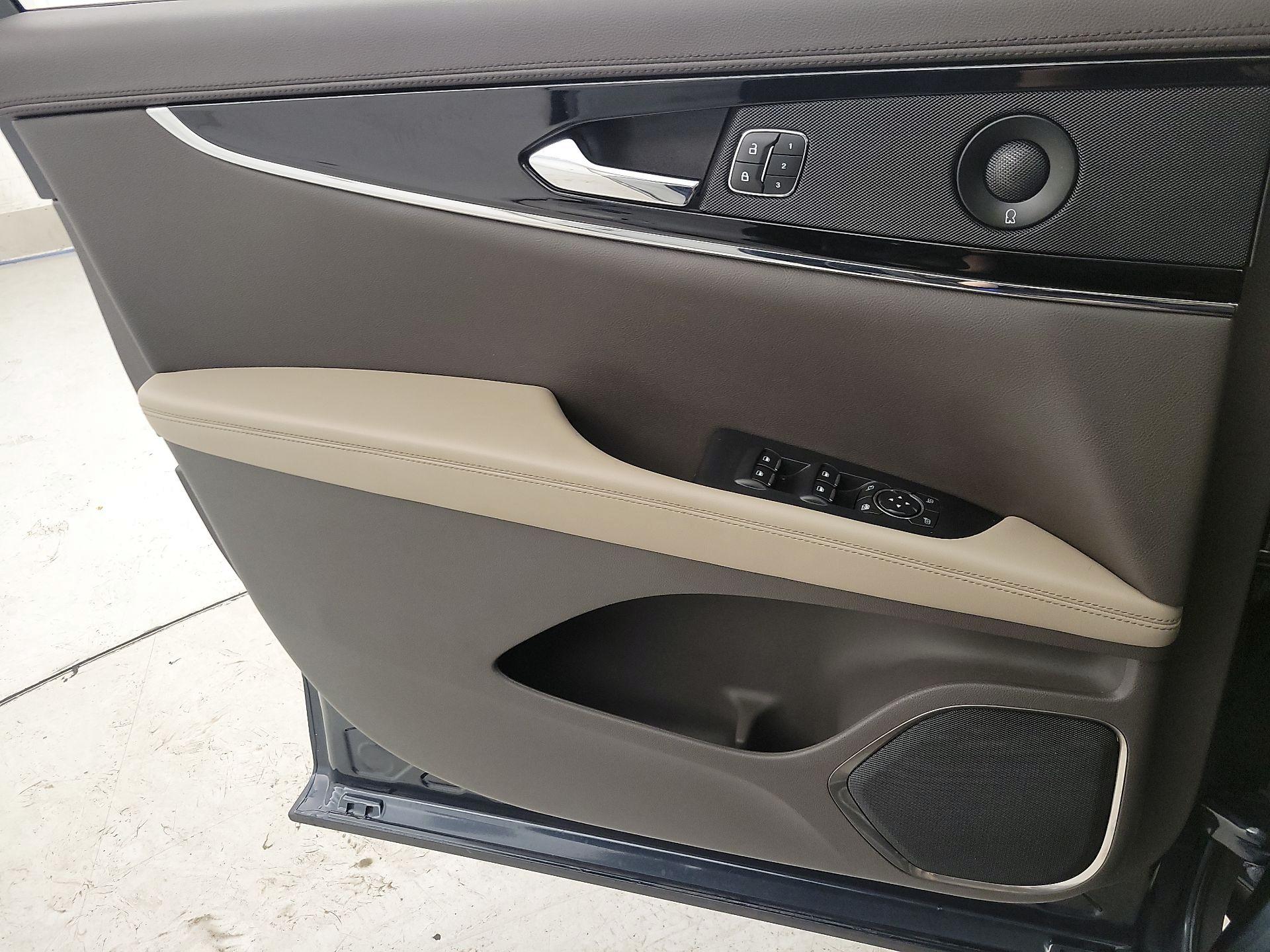 Thumbnail: 2022 Lincoln Nautilus - 12