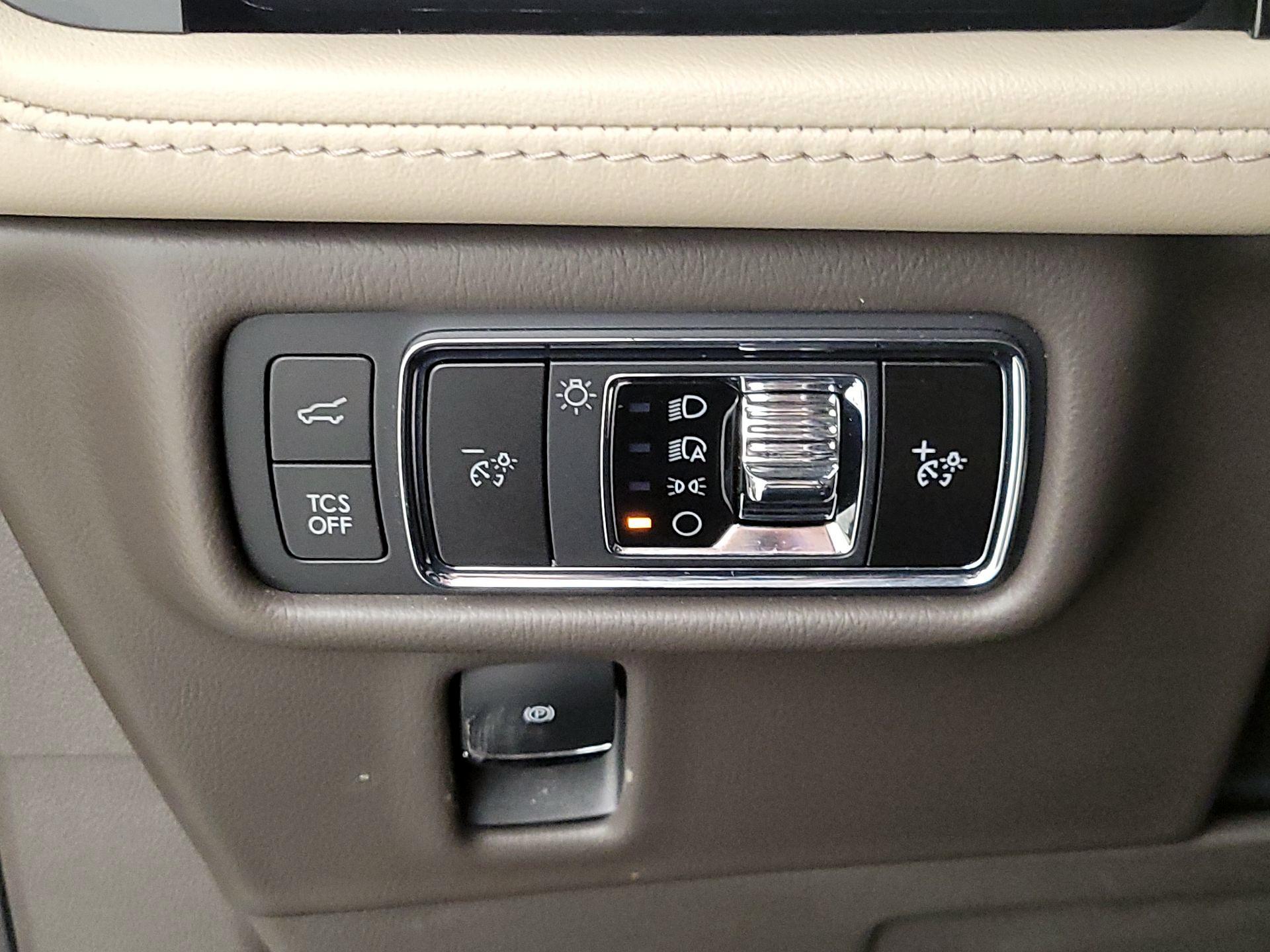 Thumbnail: 2022 Lincoln Nautilus - 13