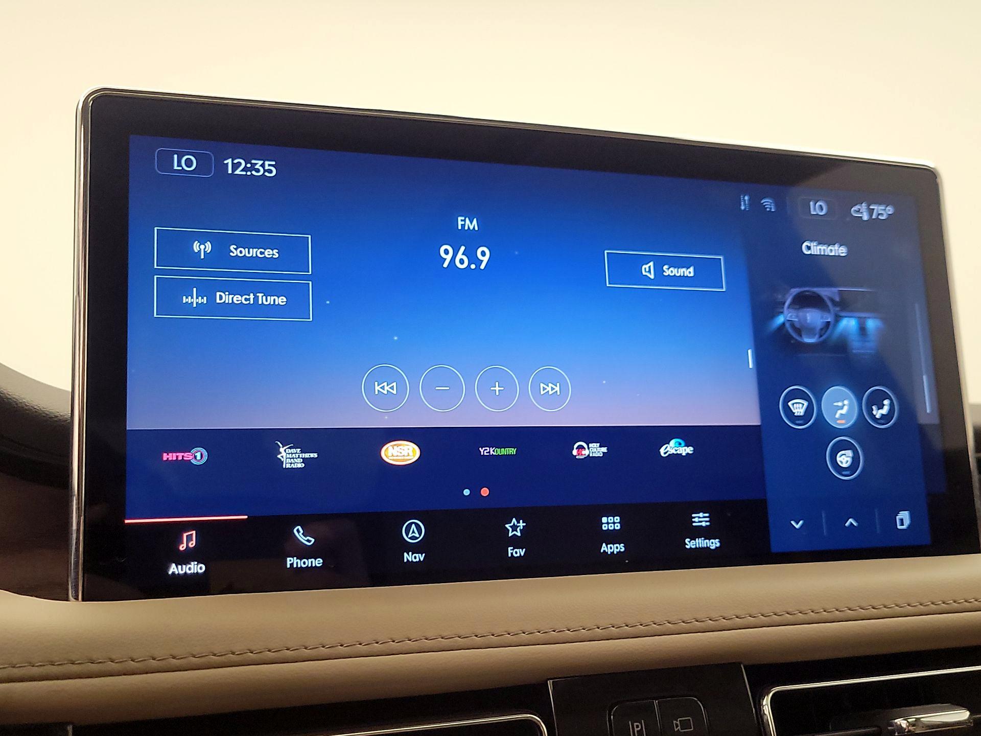 Thumbnail: 2022 Lincoln Nautilus - 16