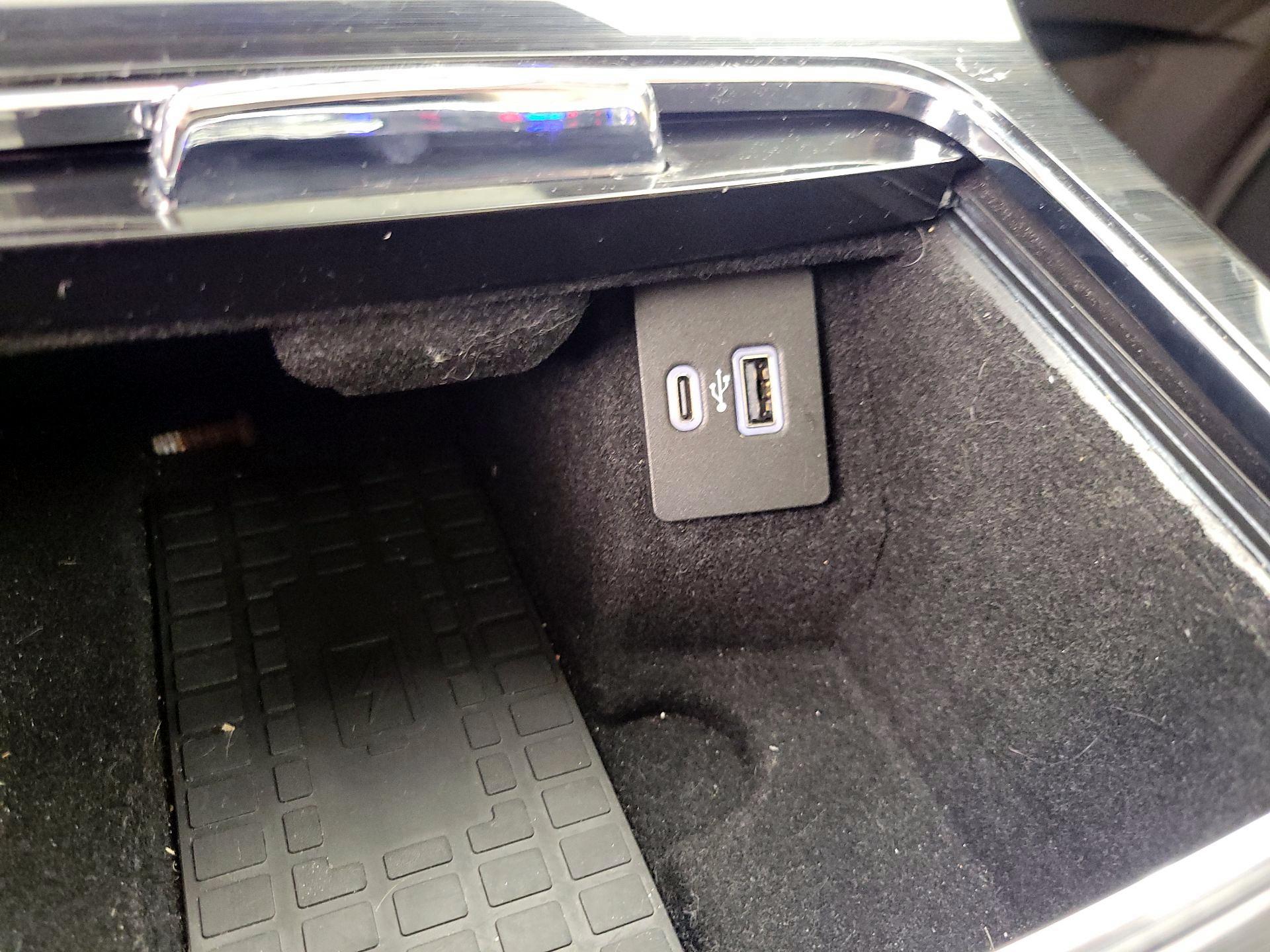 Thumbnail: 2022 Lincoln Nautilus - 19