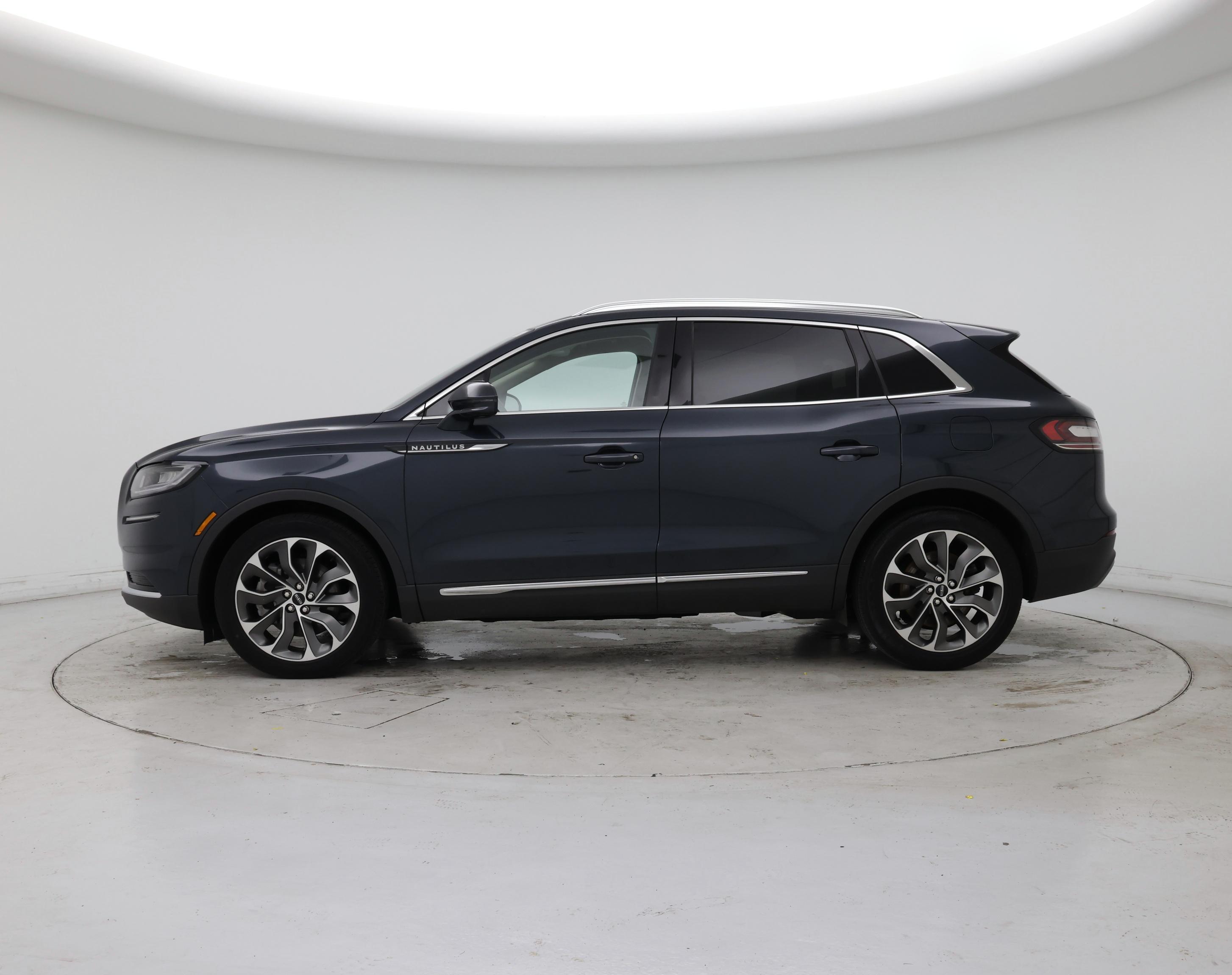 Thumbnail: 2022 Lincoln Nautilus - 3