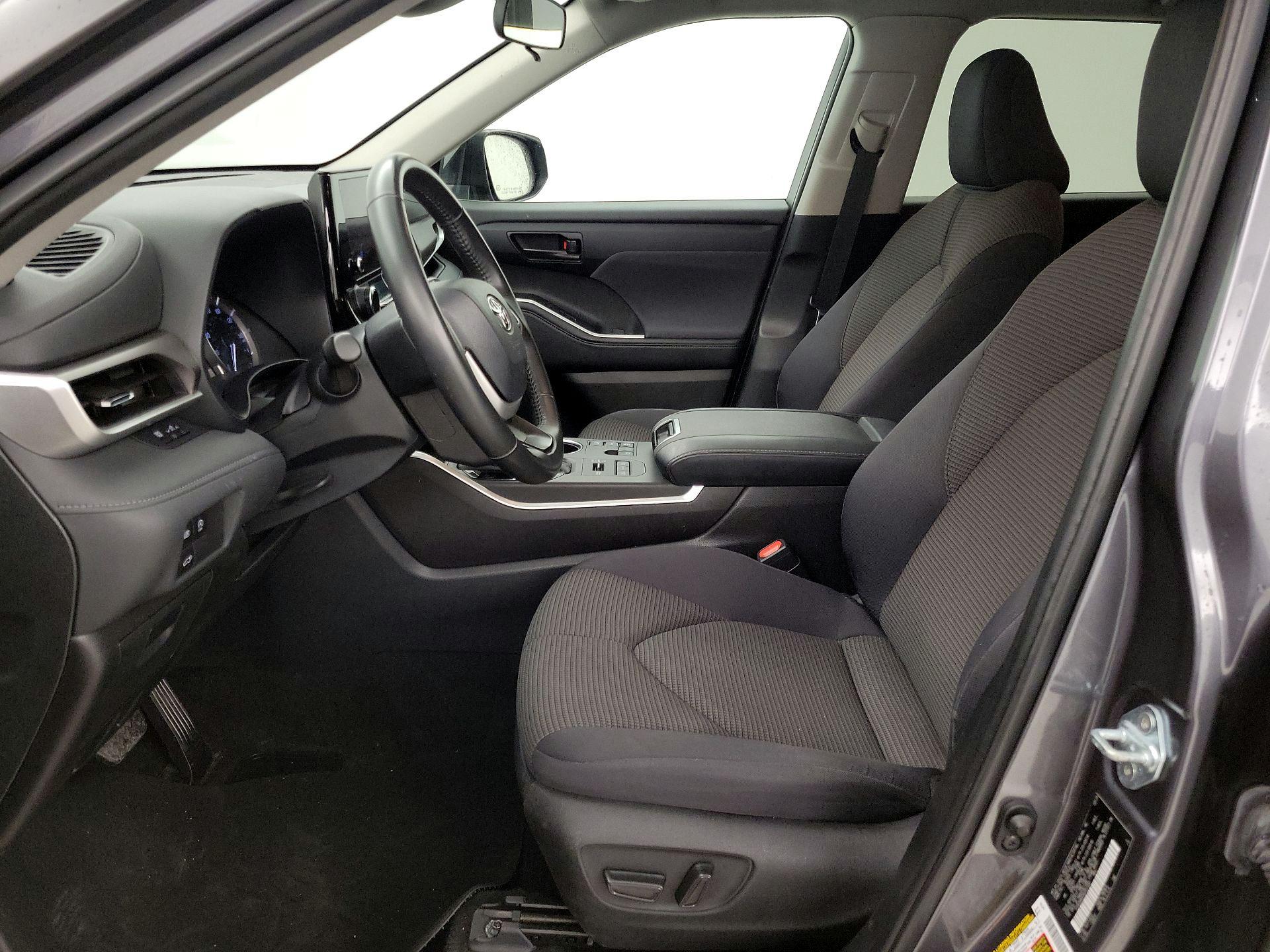 Thumbnail: 2024 Toyota Highlander - 11