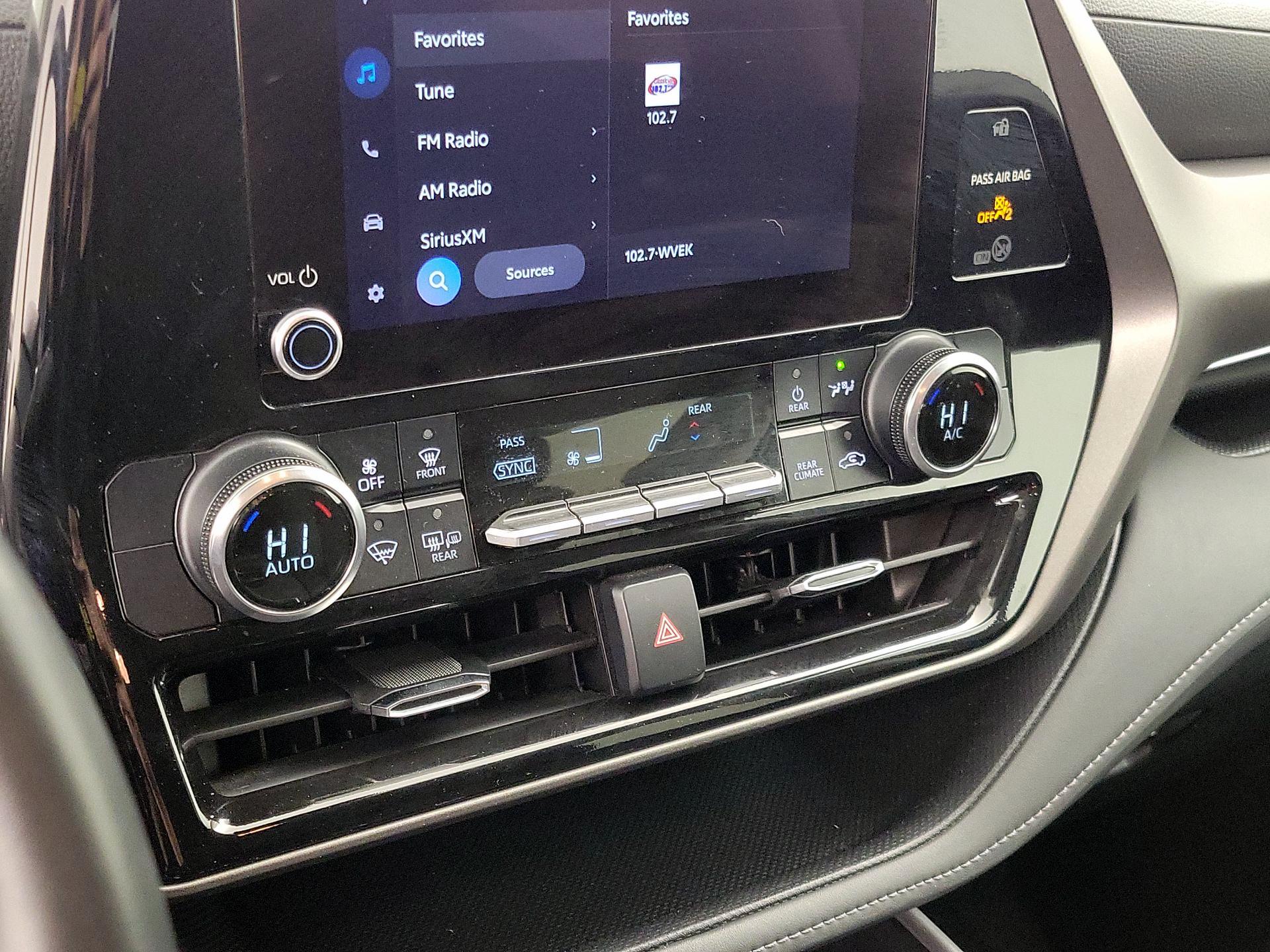 Thumbnail: 2024 Toyota Highlander - 16