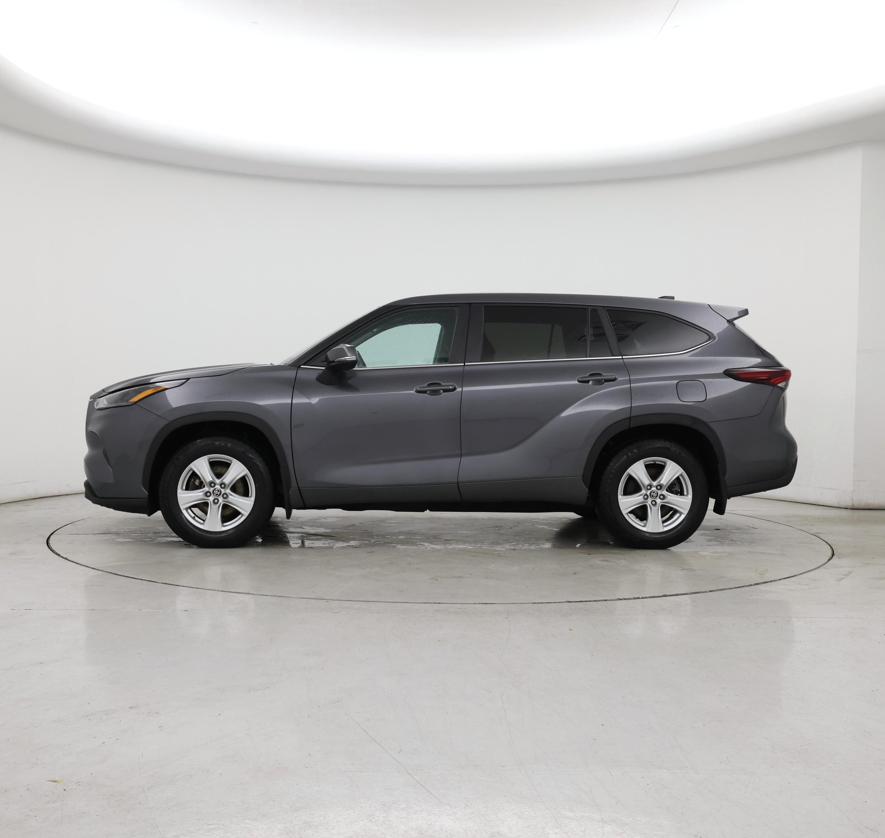 Thumbnail: 2024 Toyota Highlander - 3