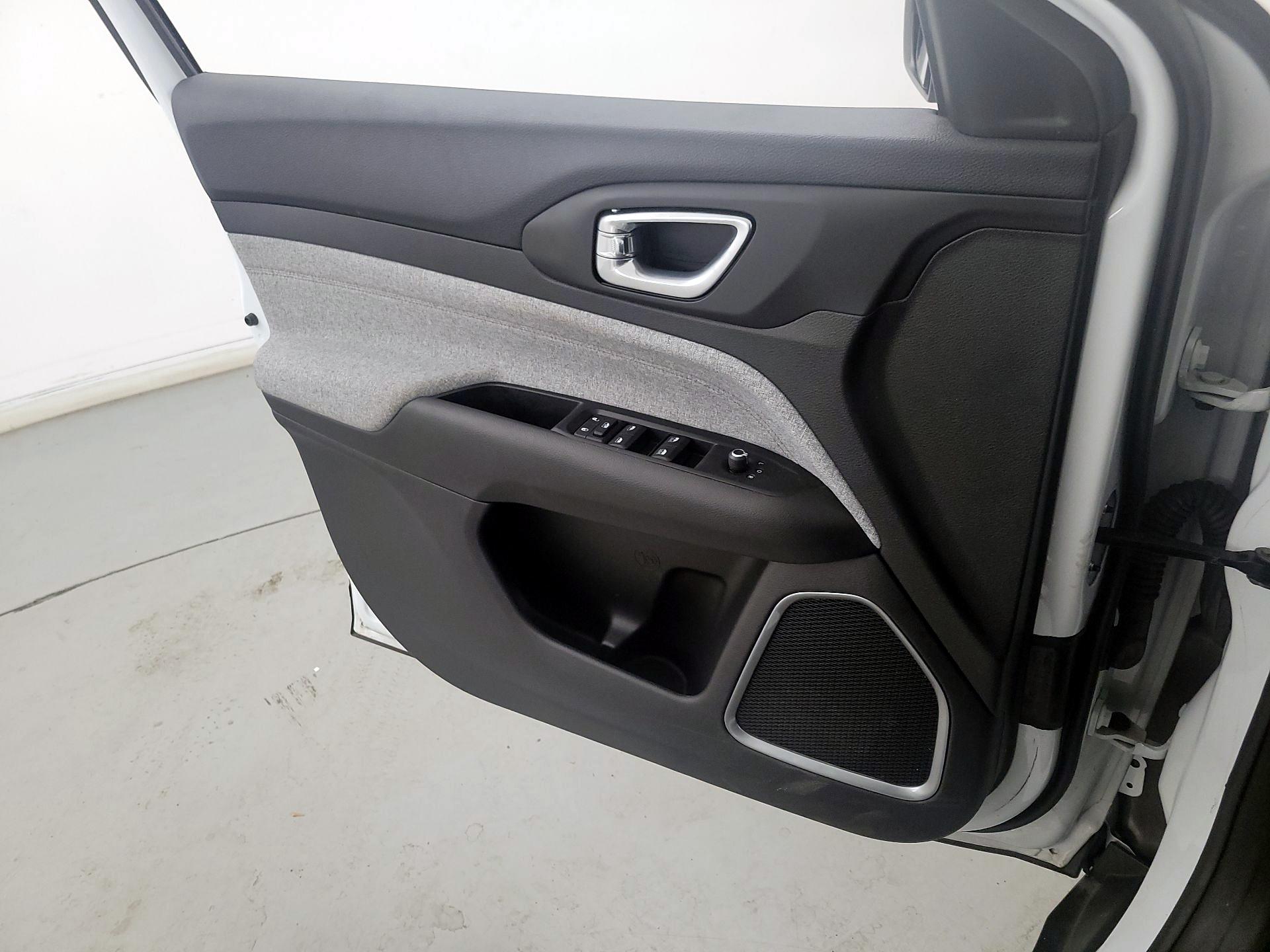 Thumbnail: 2022 Jeep Compass - 12