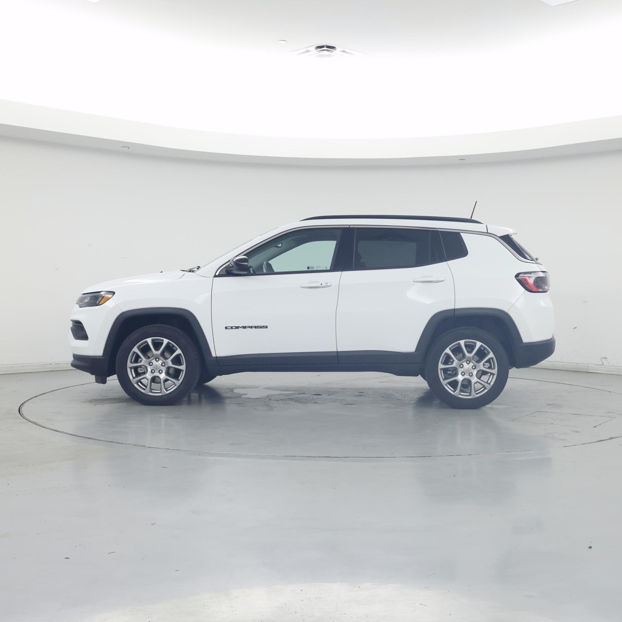 Thumbnail: 2022 Jeep Compass - 3
