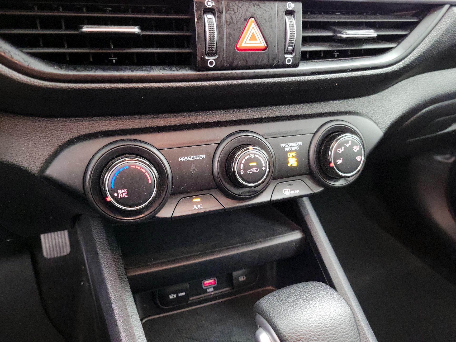 Thumbnail: 2024 Kia Forte - 16