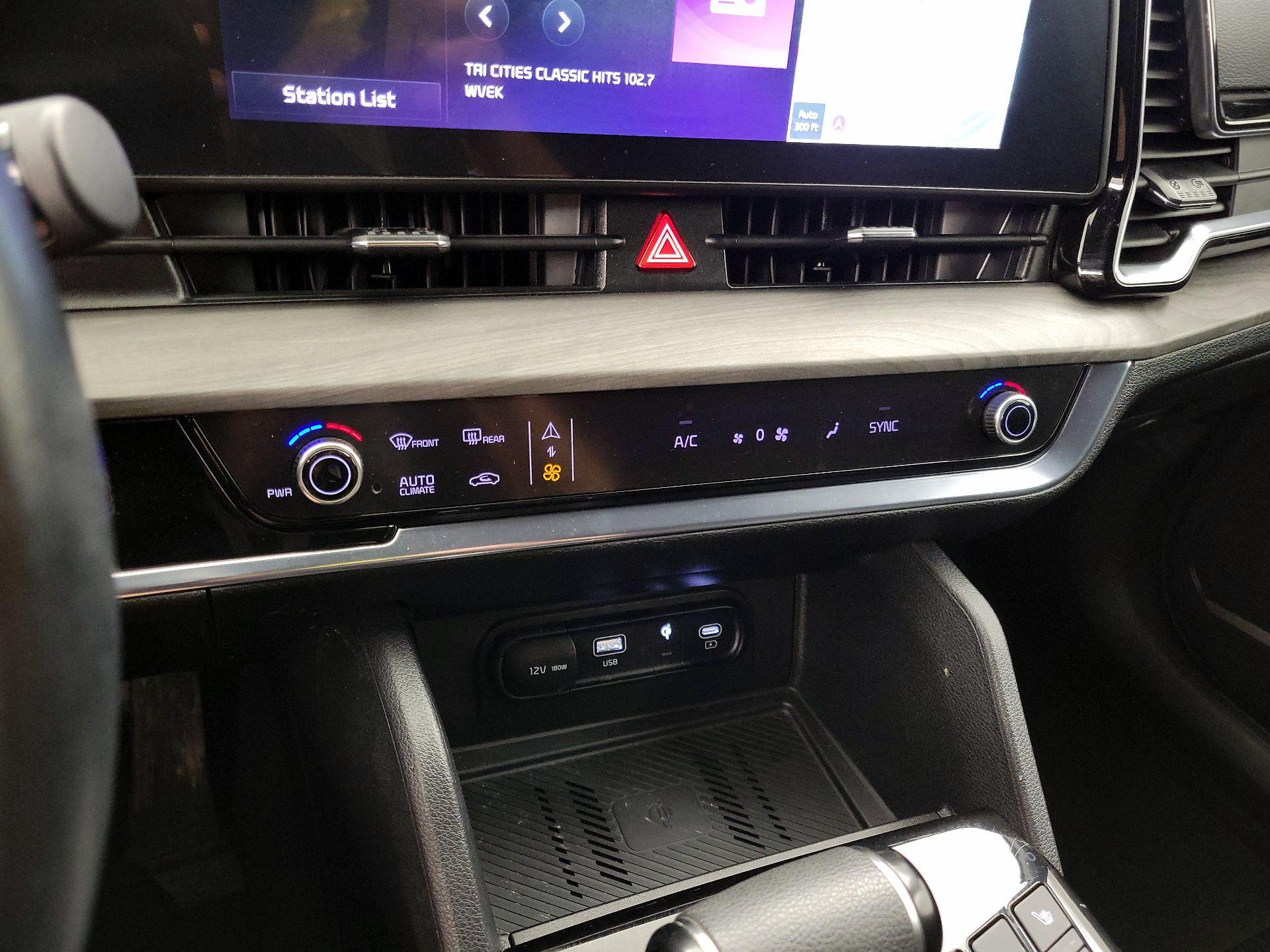 Thumbnail: 2023 Kia Sportage - 17