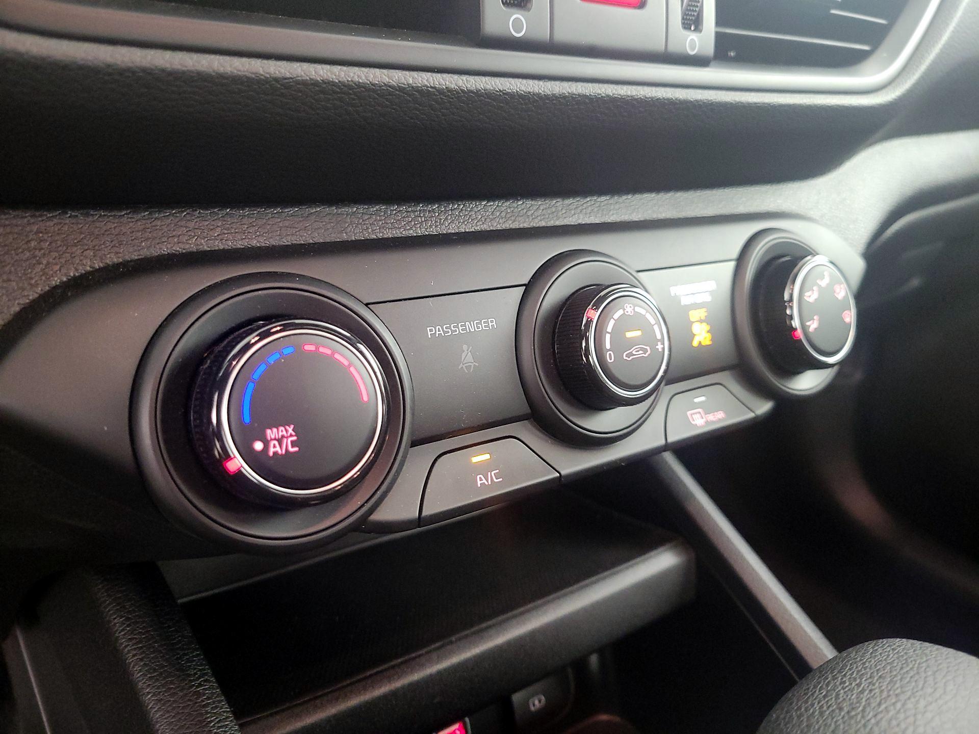 Thumbnail: 2024 Kia Forte - 16