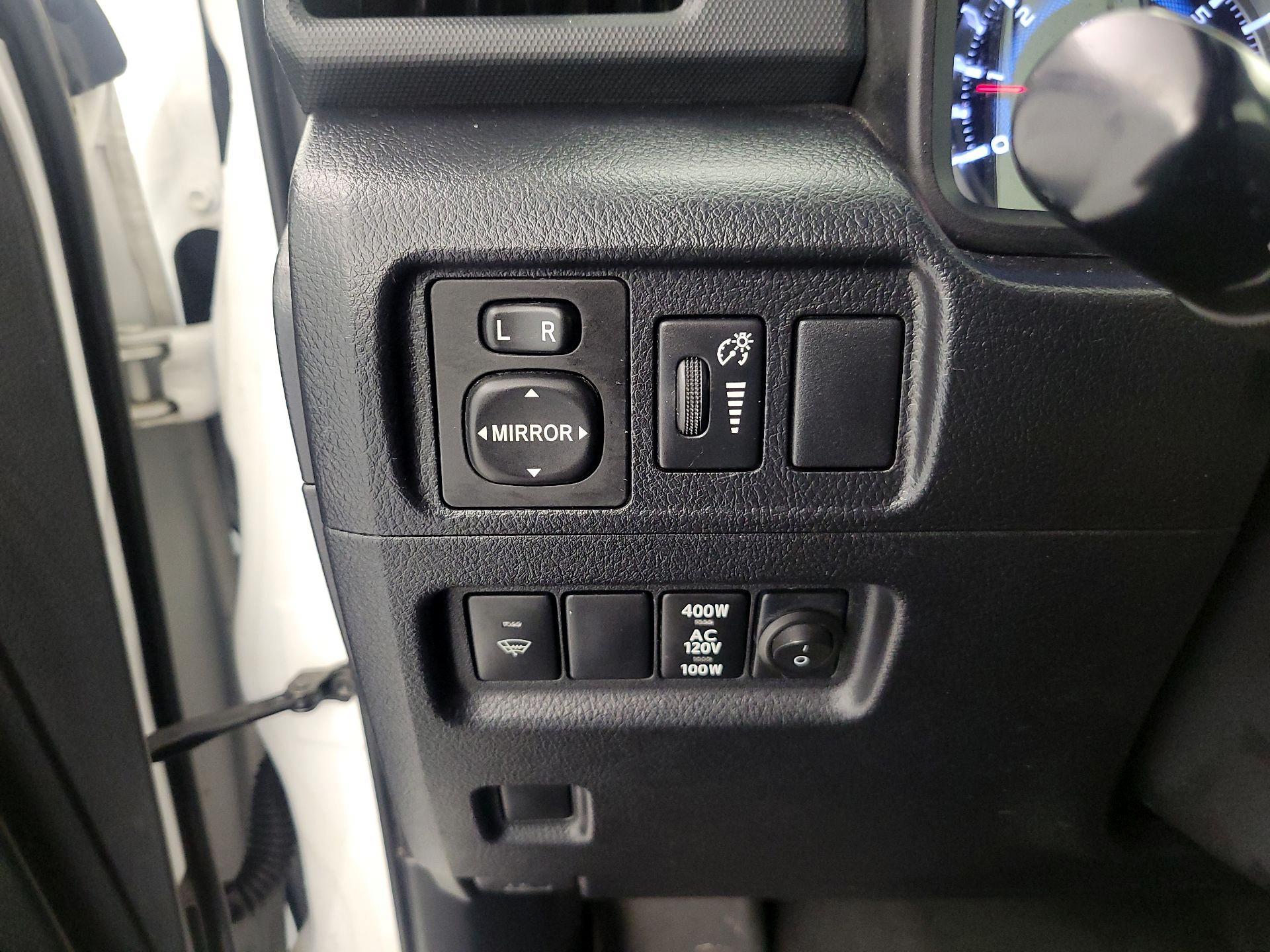 Thumbnail: 2017 Toyota 4Runner - 13