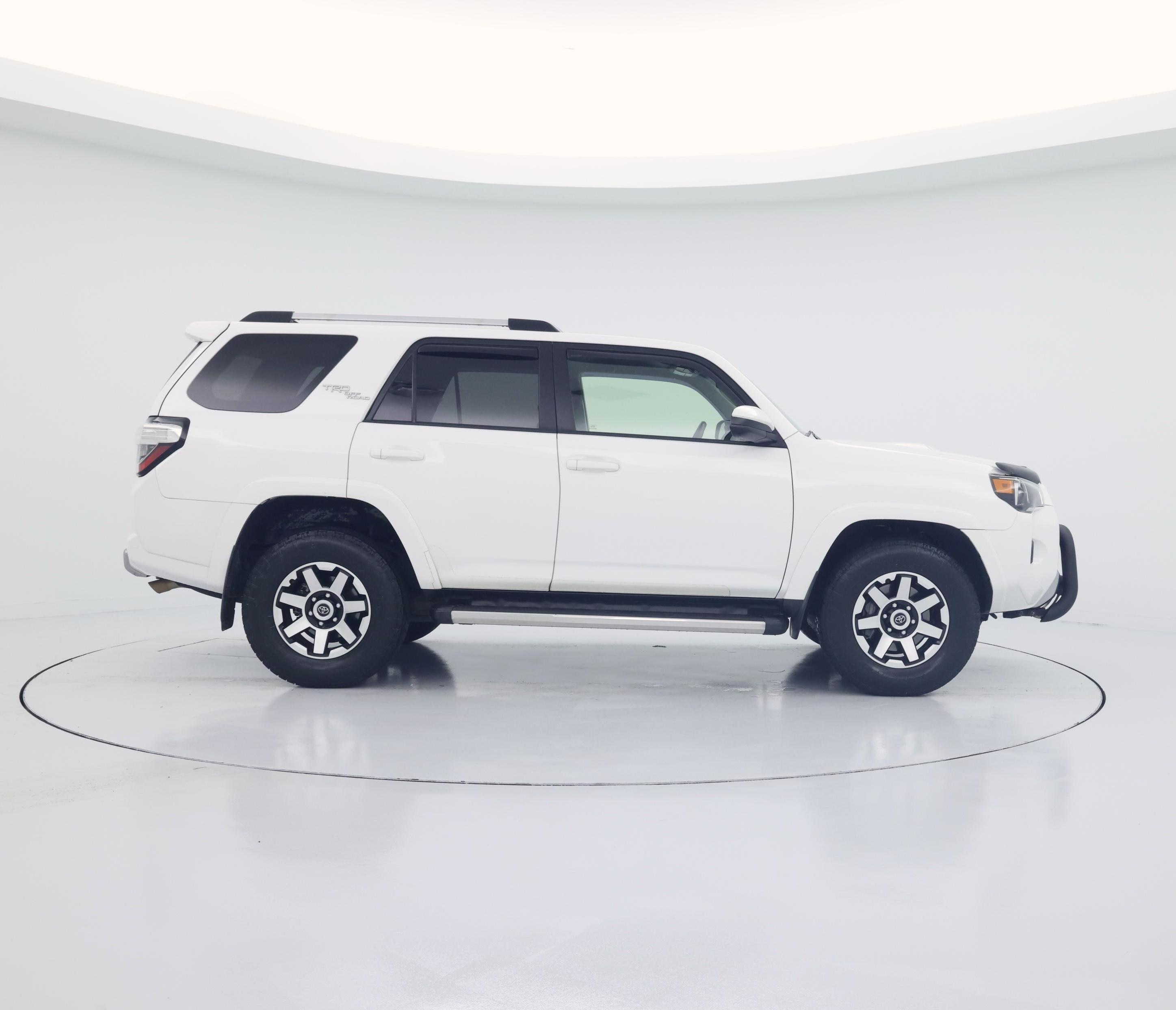 Thumbnail: 2017 Toyota 4Runner - 7