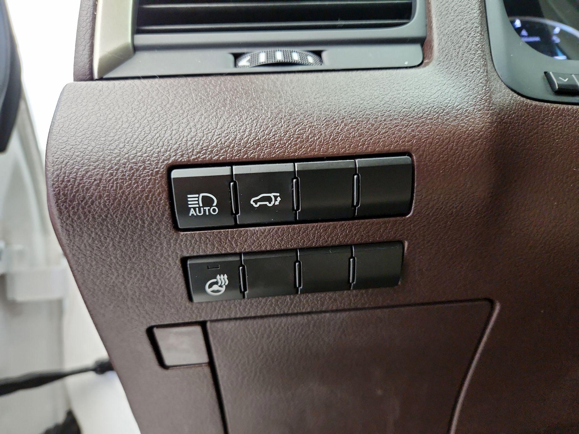 Thumbnail: 2018 Lexus RX - 13