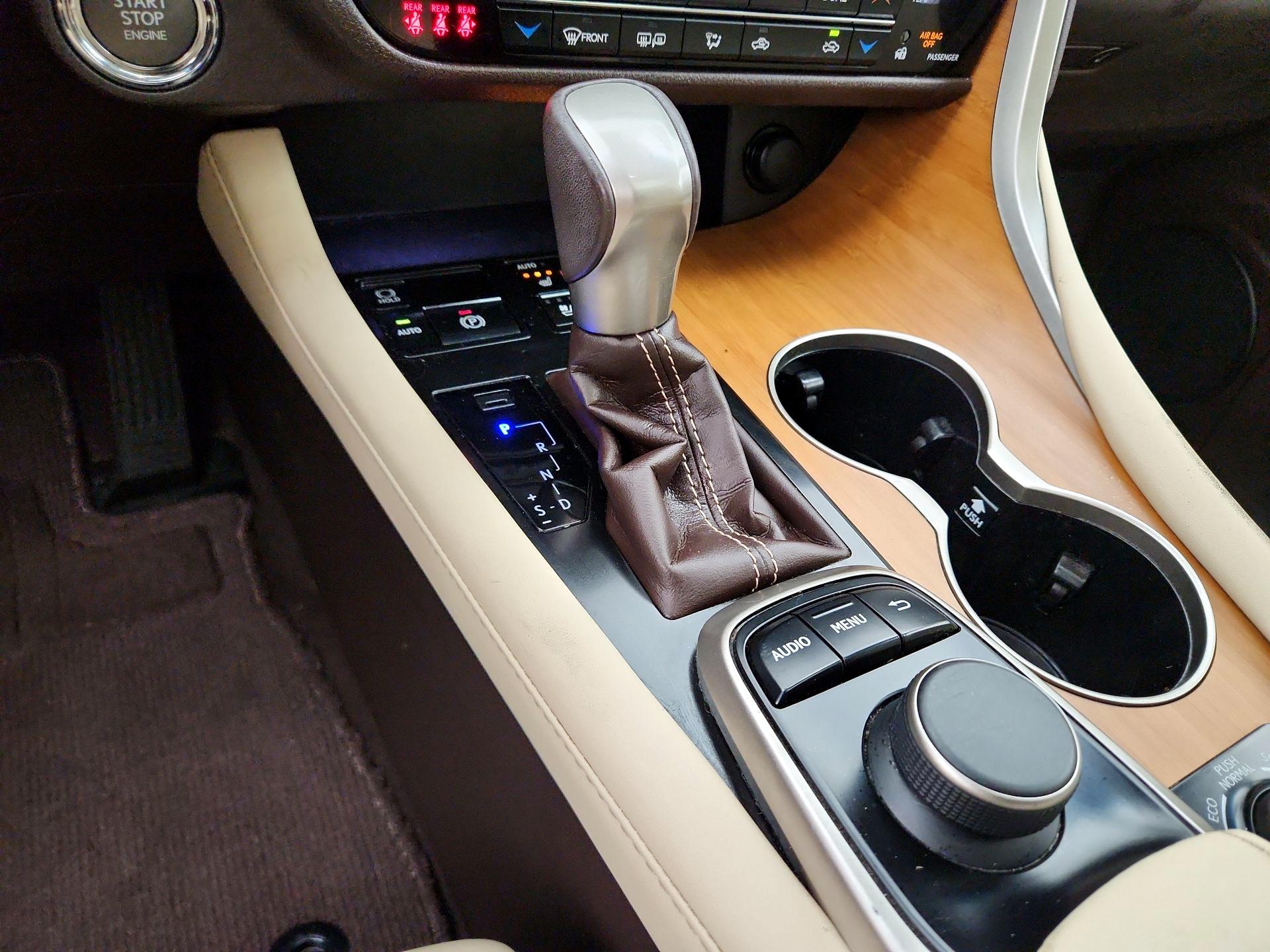 Thumbnail: 2018 Lexus RX - 17