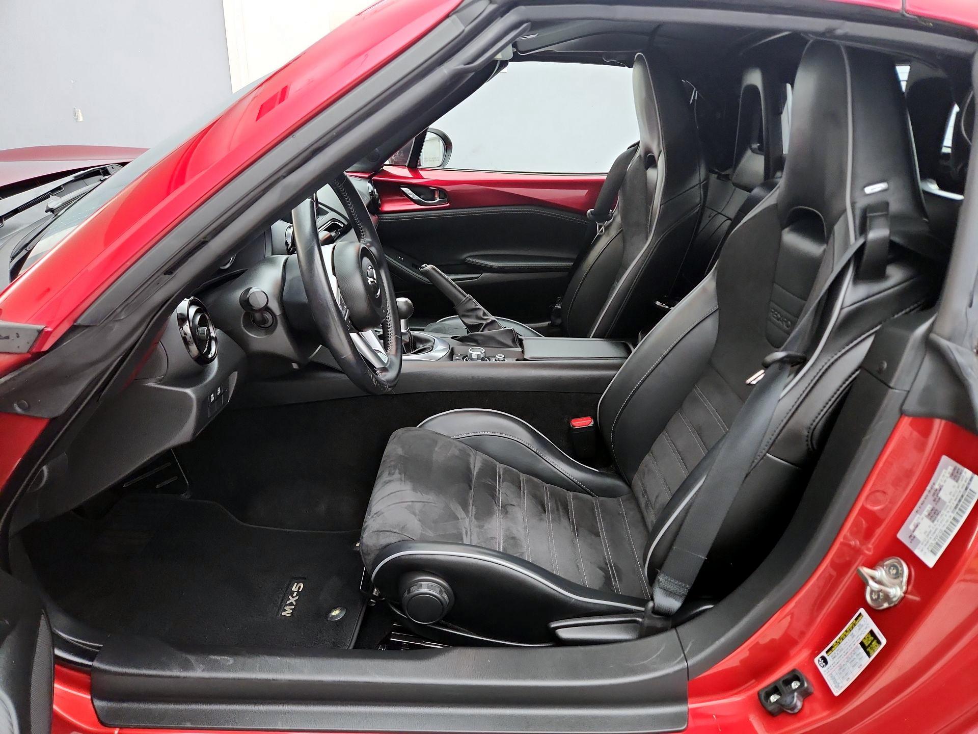 Thumbnail: 2021 Mazda MX-5 Miata - 11