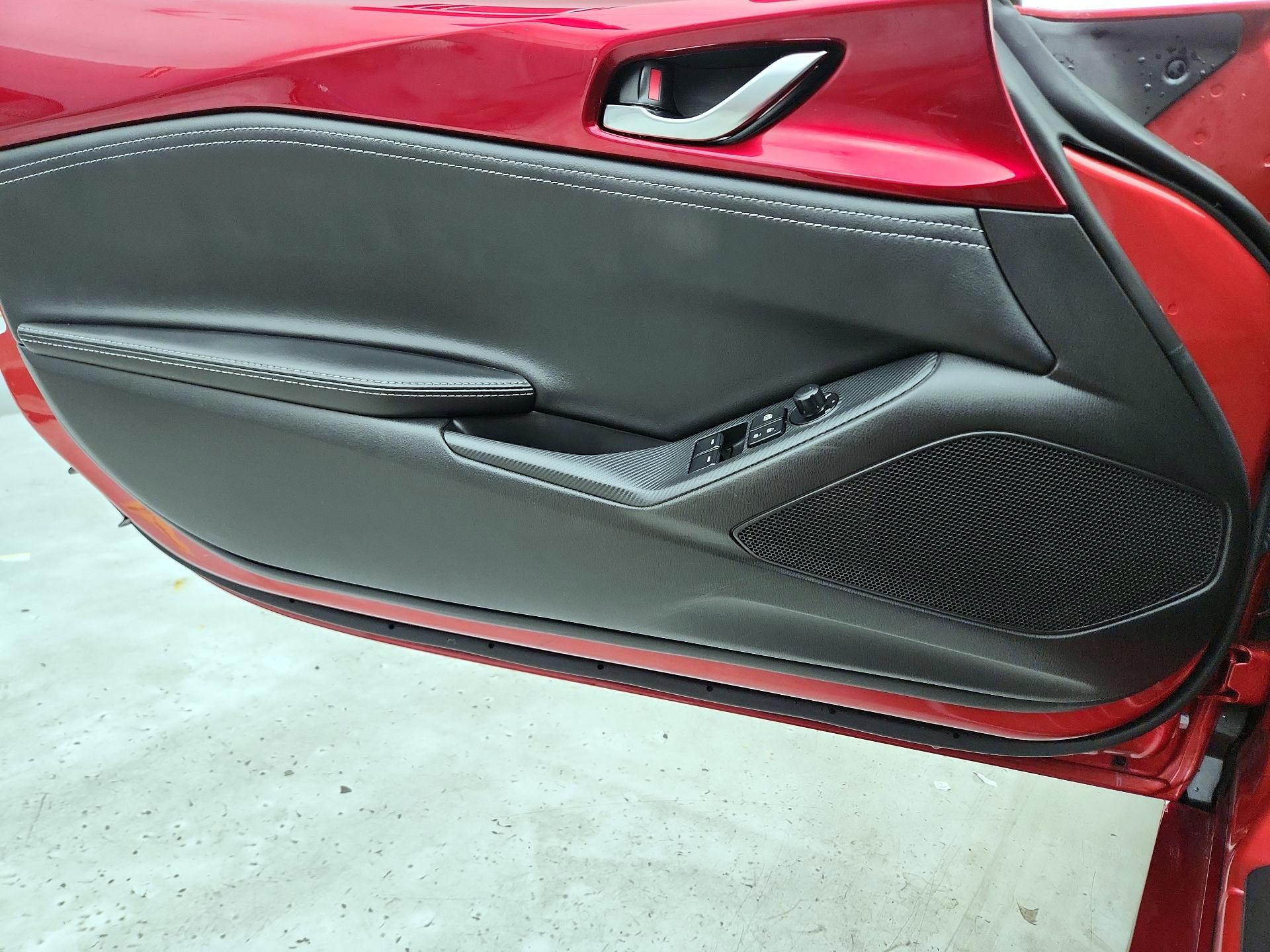 Thumbnail: 2021 Mazda MX-5 Miata - 12