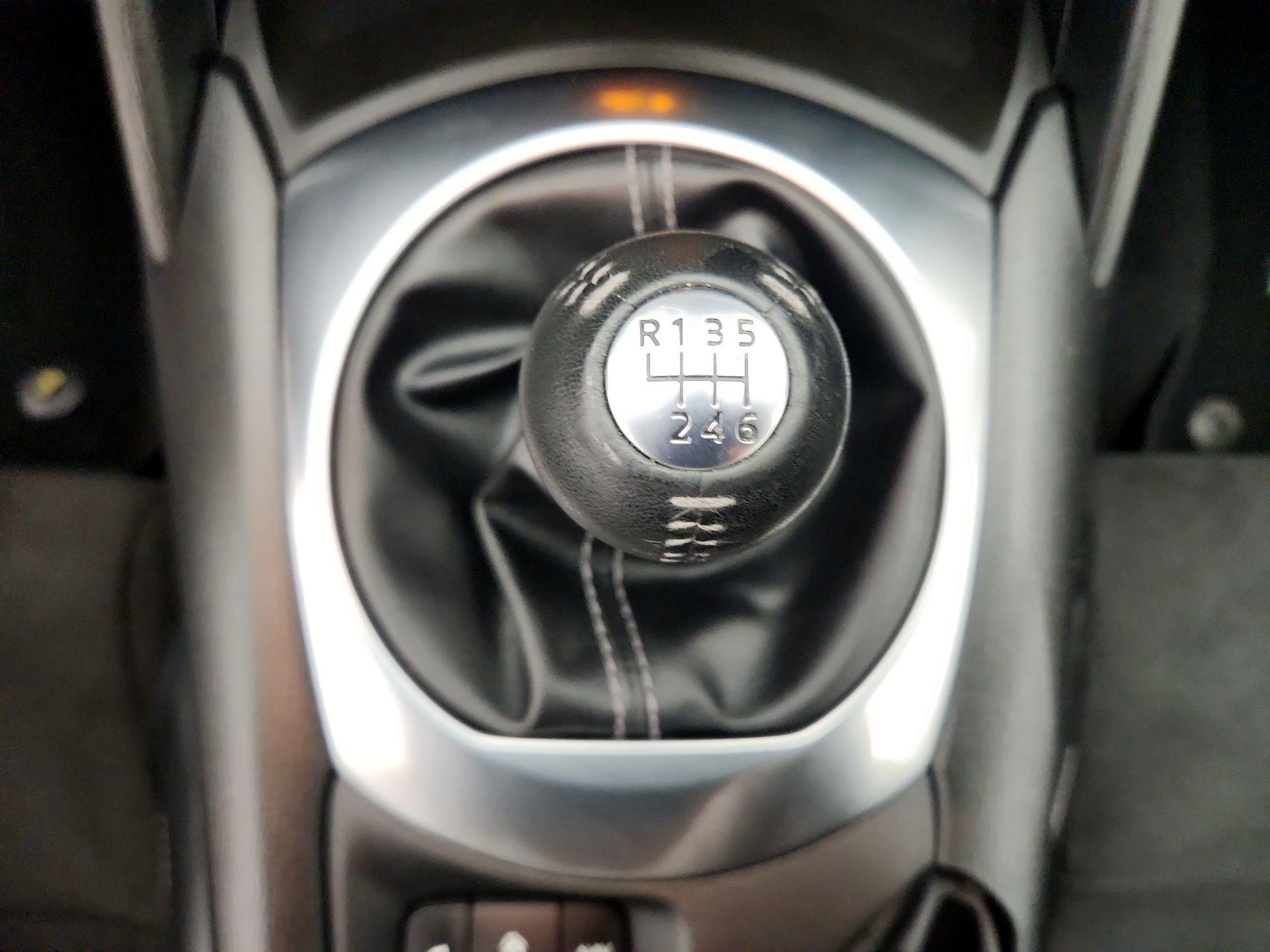 Thumbnail: 2021 Mazda MX-5 Miata - 17