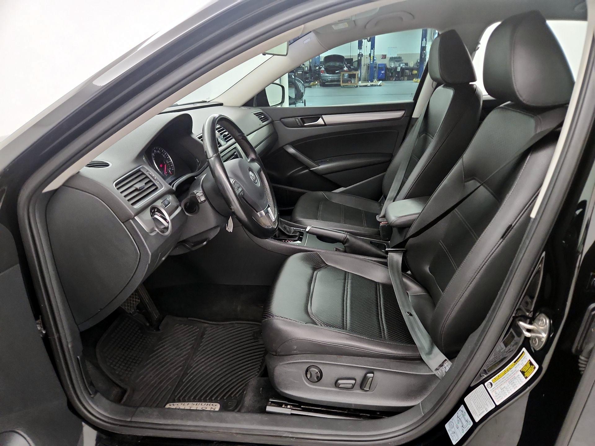 Thumbnail: 2015 Volkswagen Passat - 11