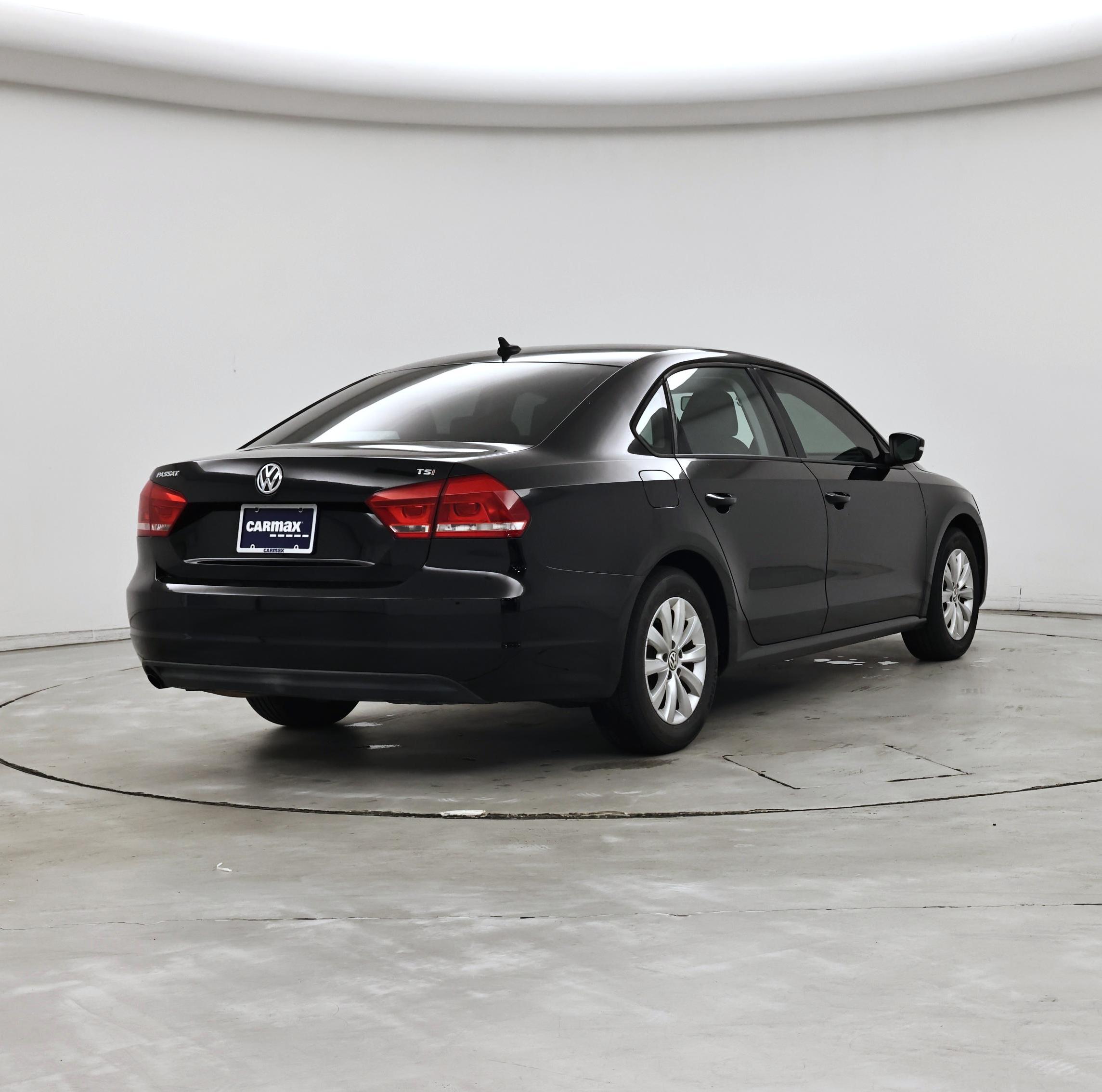 Thumbnail: 2015 Volkswagen Passat - 8