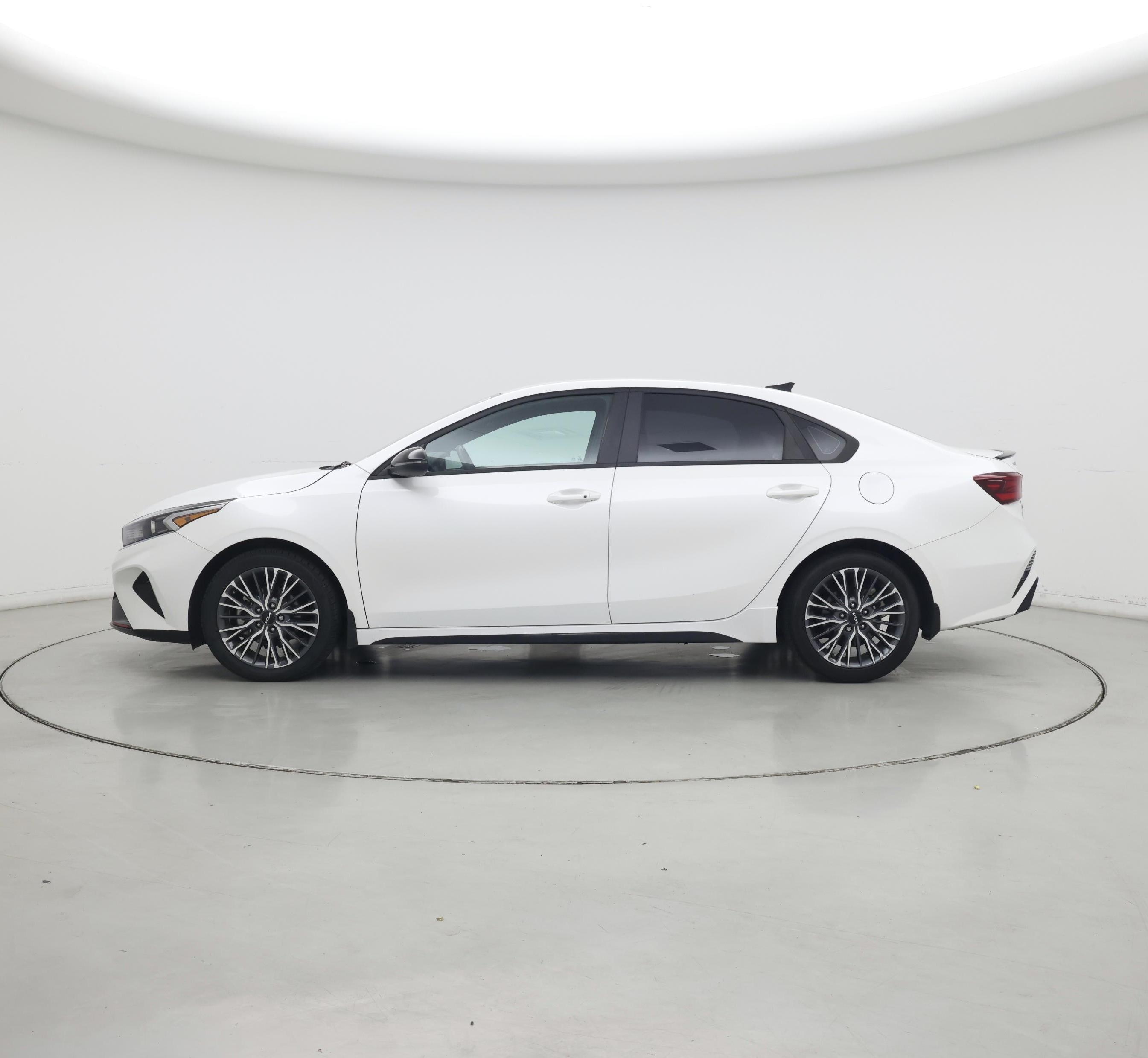 Thumbnail: 2023 Kia Forte - 3