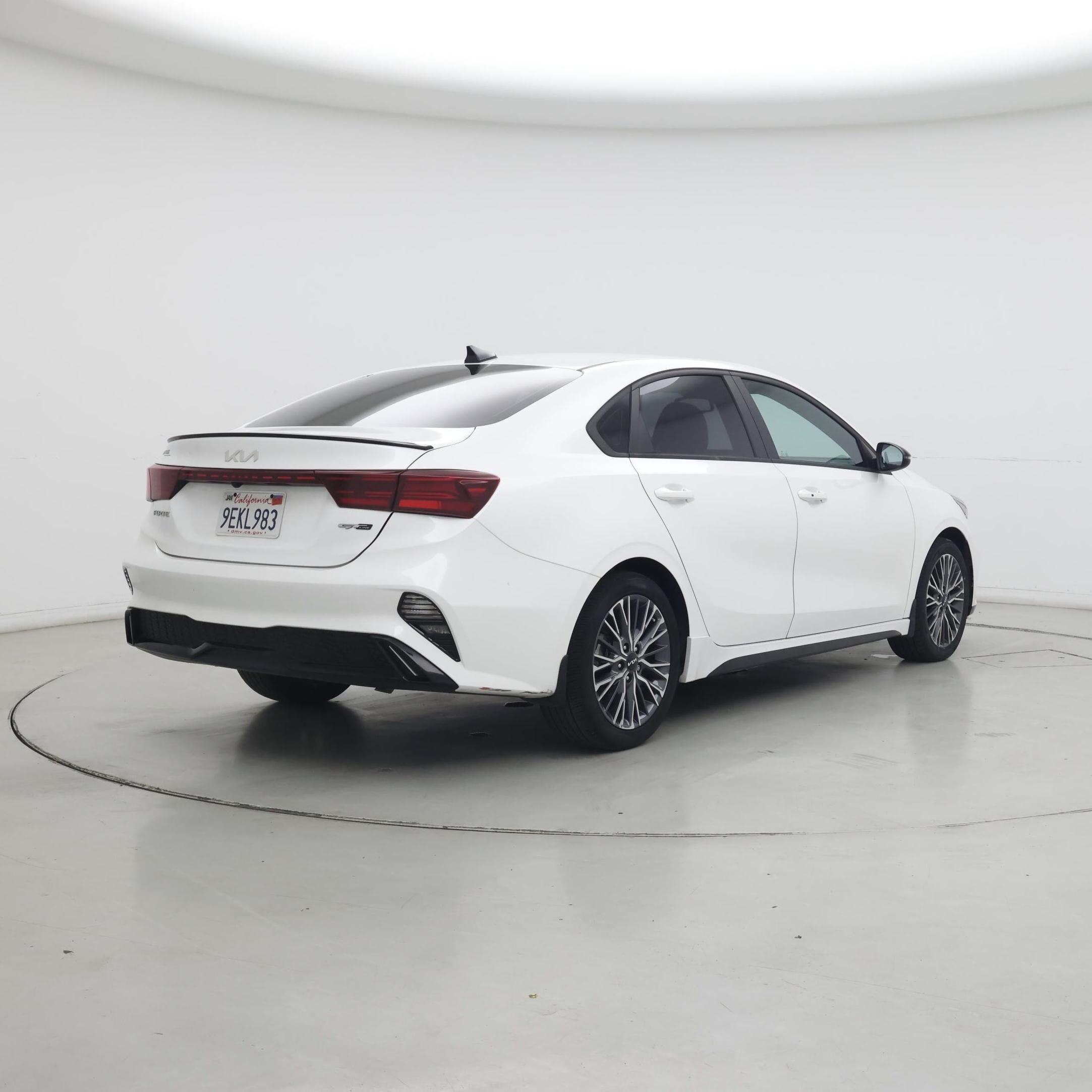 Thumbnail: 2023 Kia Forte - 8