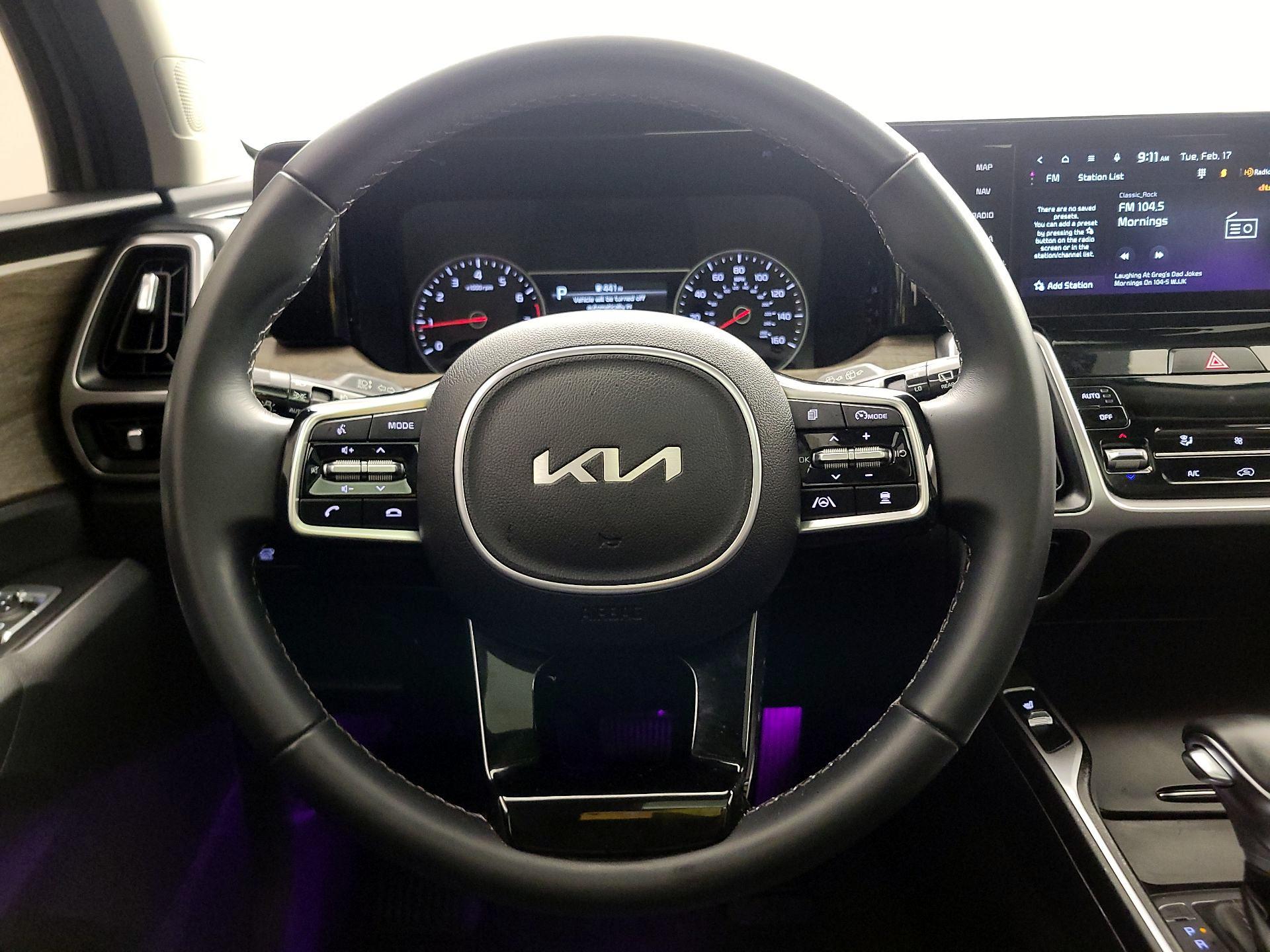 Thumbnail: 2023 Kia Sorento - 10