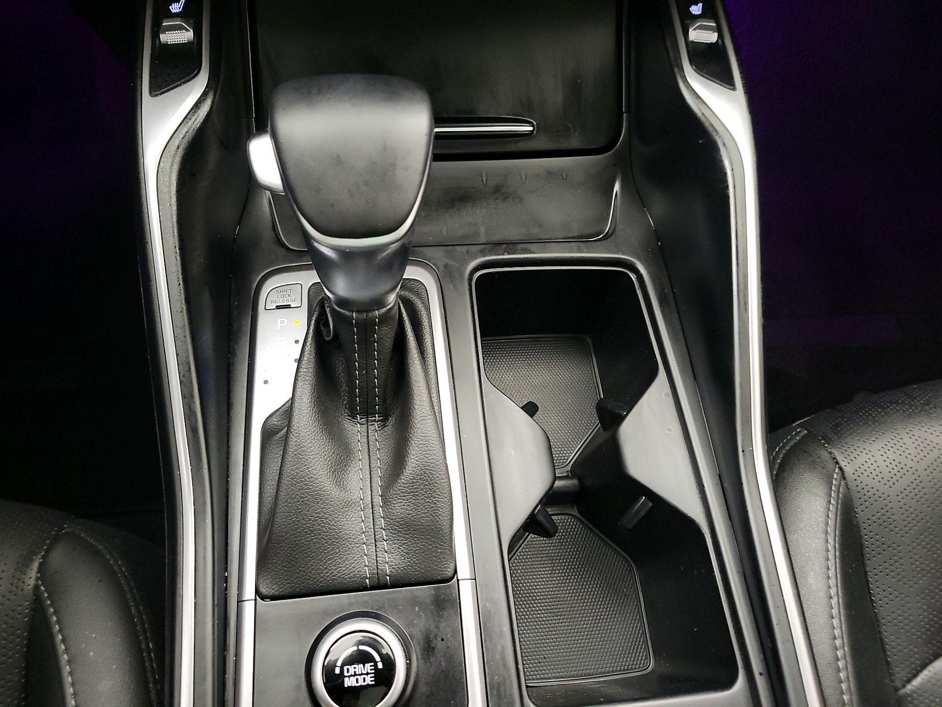 Thumbnail: 2023 Kia Sorento - 18