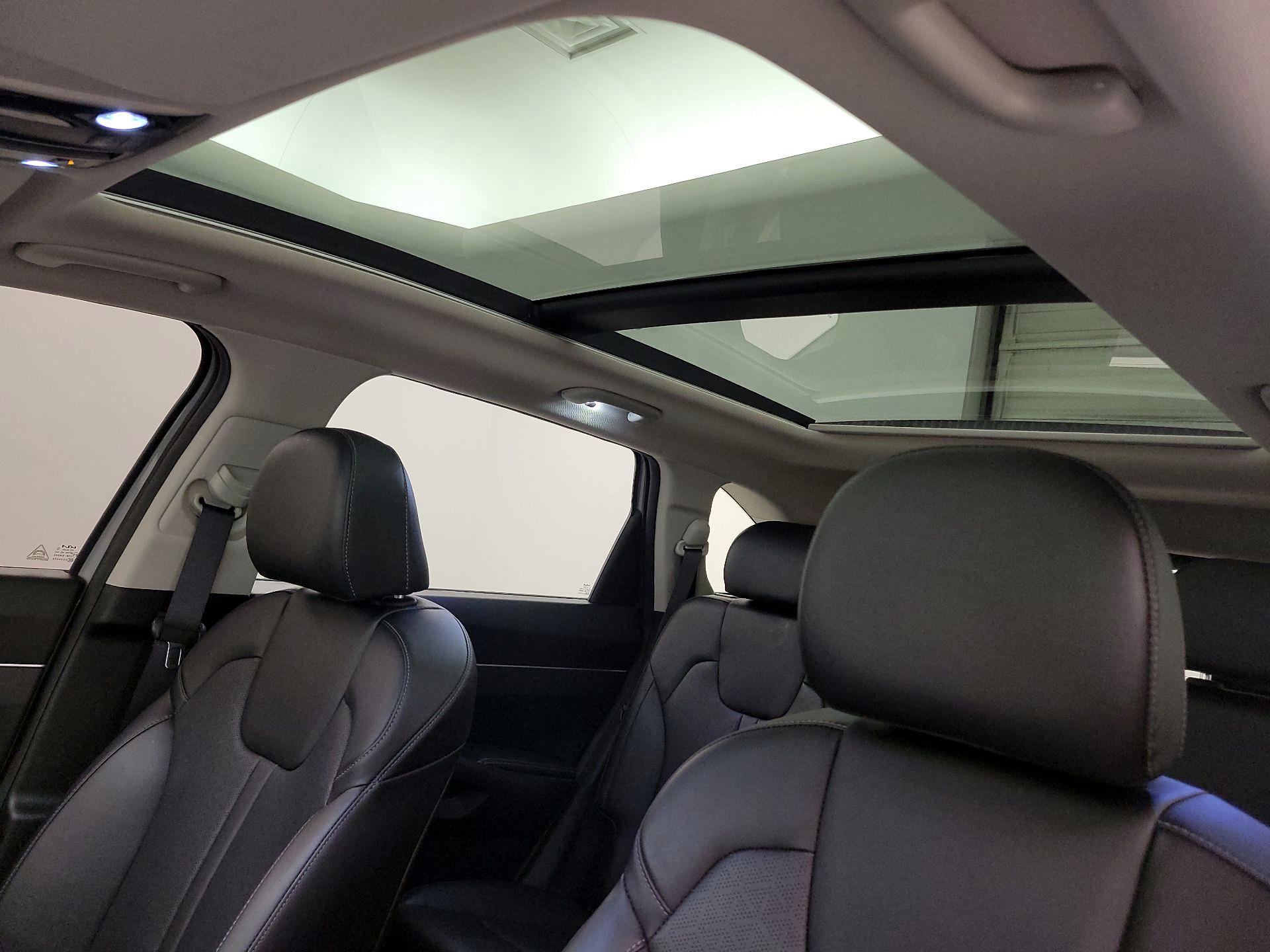 Thumbnail: 2023 Kia Sorento - 20