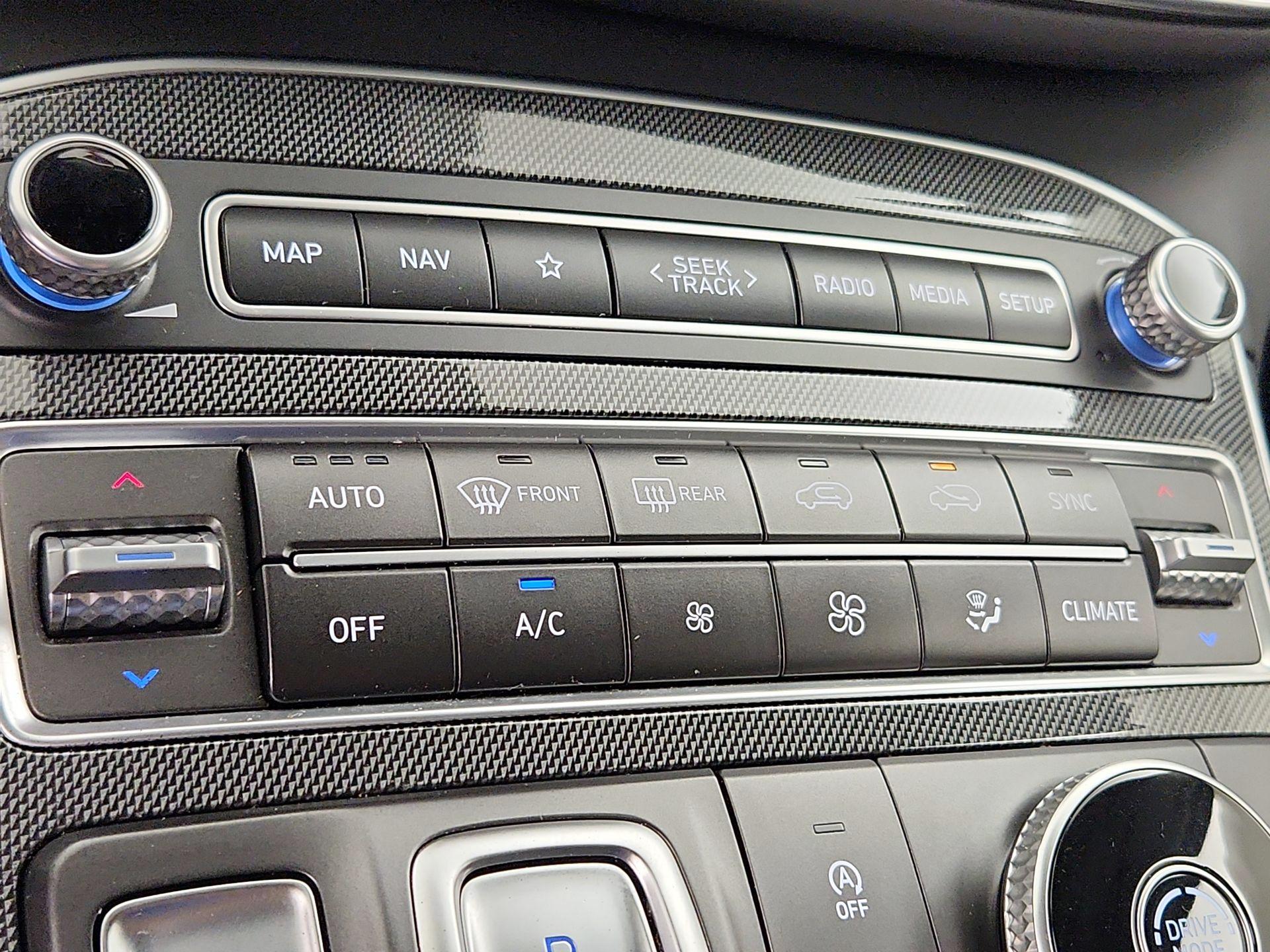 Thumbnail: 2022 Hyundai Santa Fe - 17