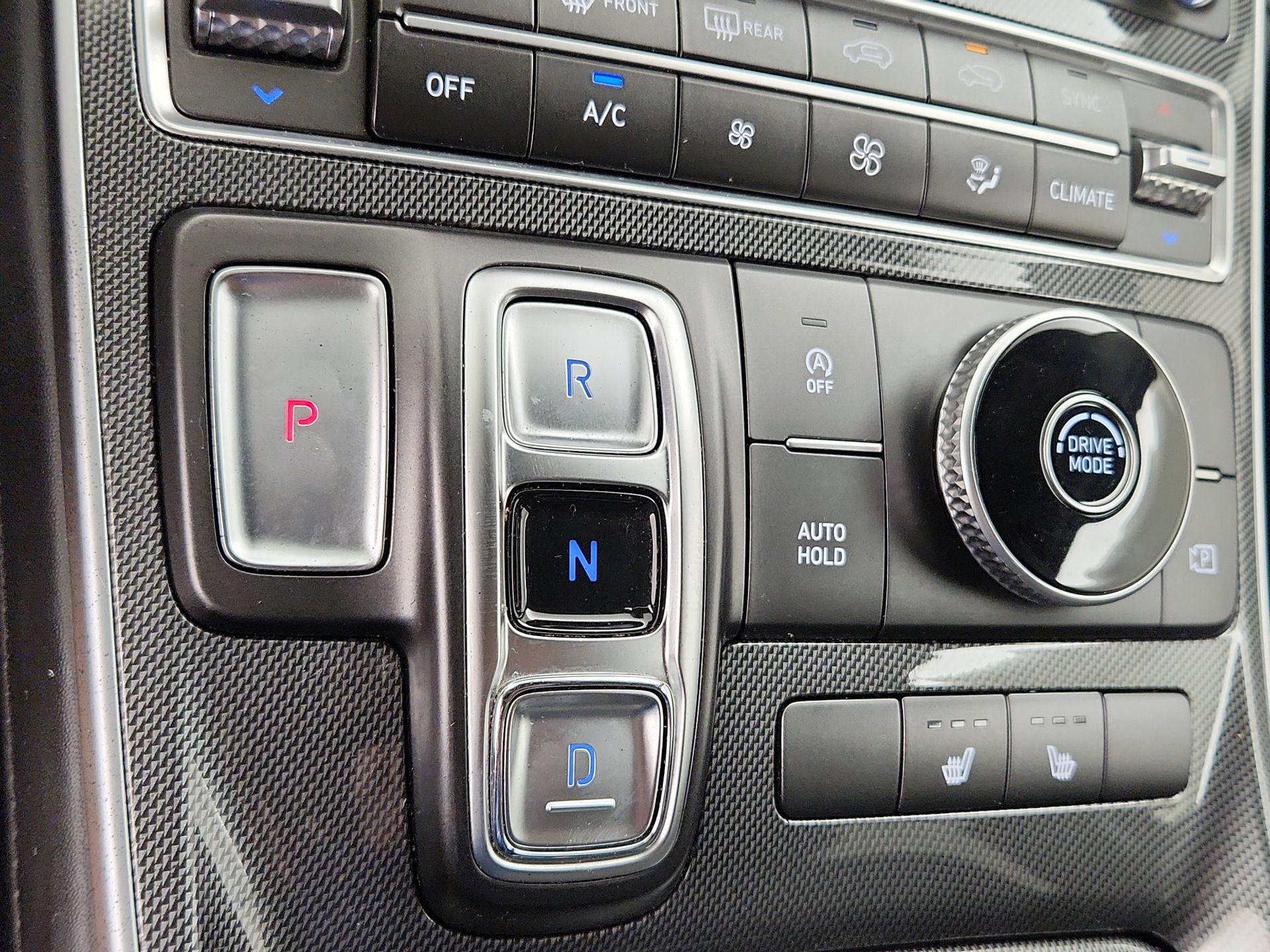 Thumbnail: 2022 Hyundai Santa Fe - 18