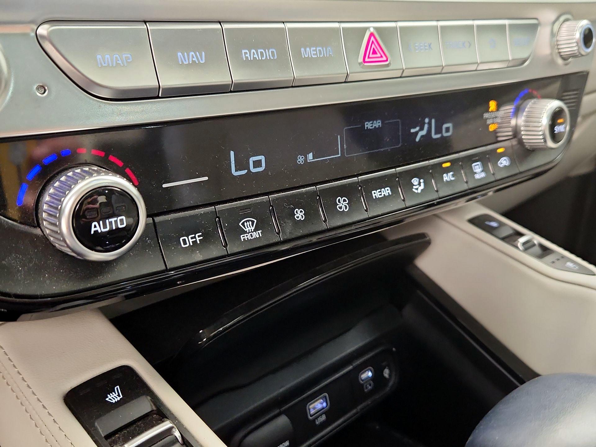 Thumbnail: 2023 Kia Telluride - 17