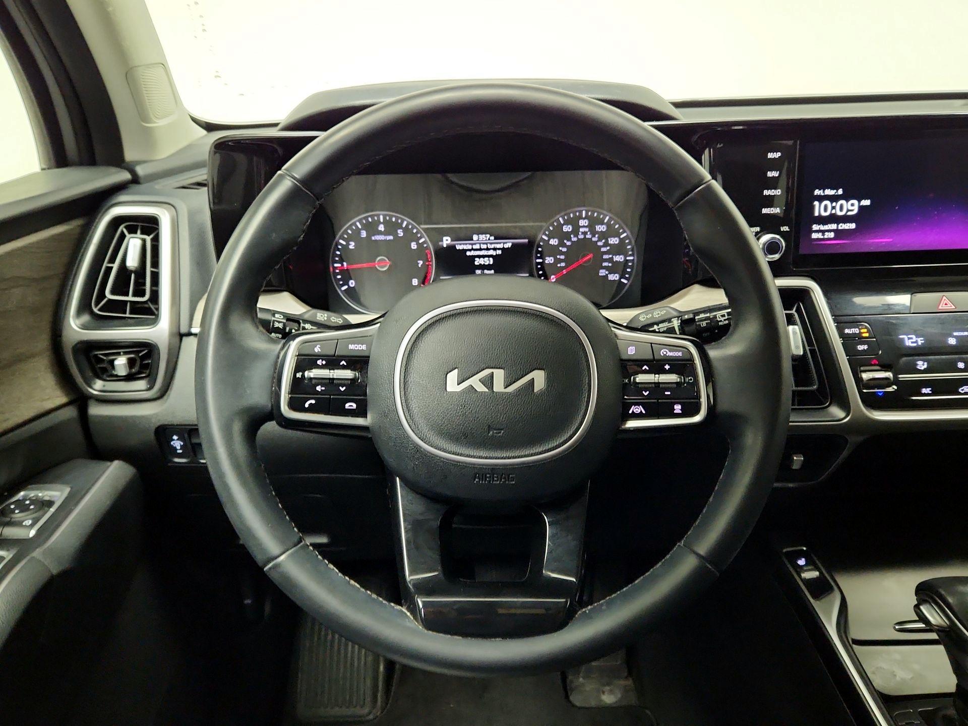 Thumbnail: 2023 Kia Sorento - 10
