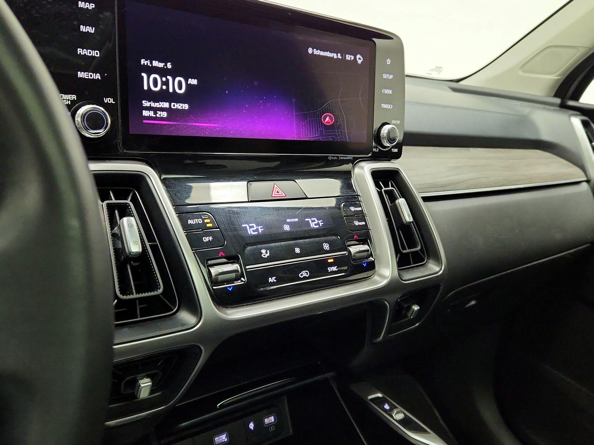 Thumbnail: 2023 Kia Sorento - 17