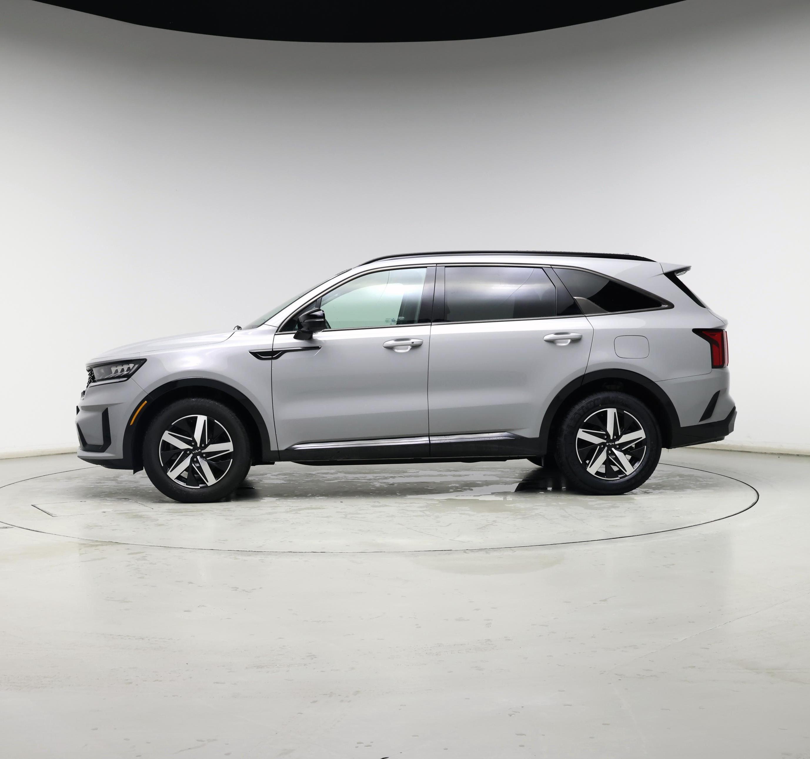 Thumbnail: 2023 Kia Sorento - 3