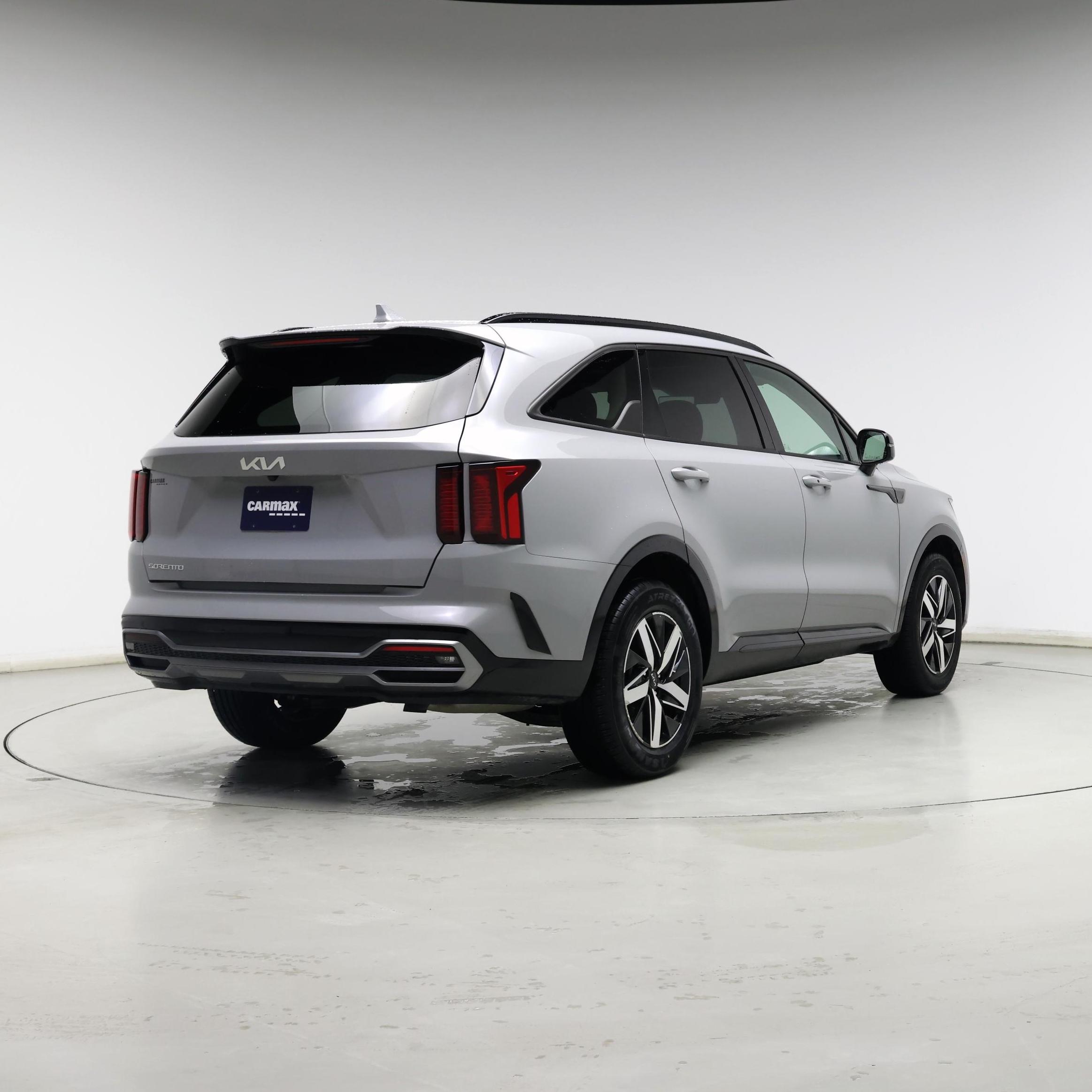 Thumbnail: 2023 Kia Sorento - 8