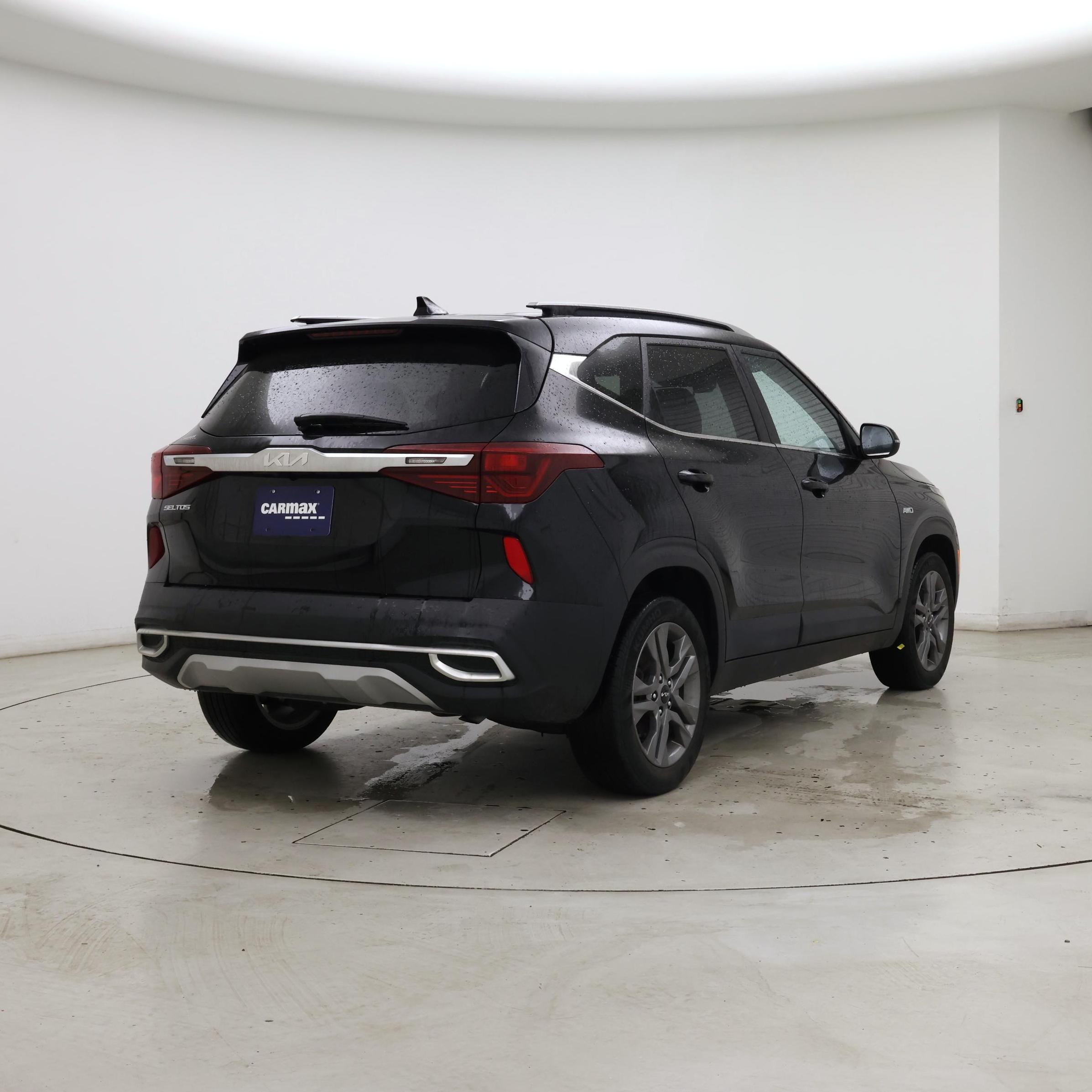 Thumbnail: 2023 Kia Seltos - 8