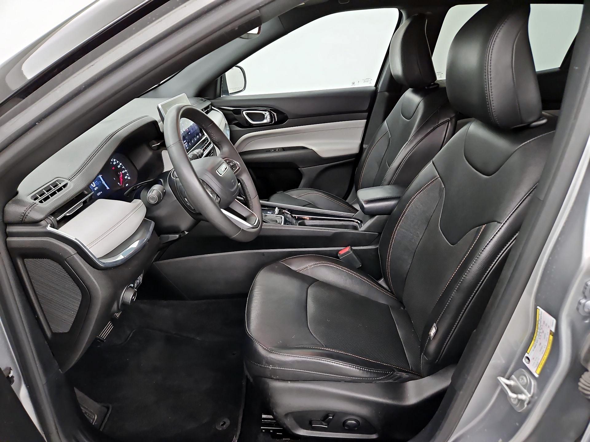 Thumbnail: 2023 Jeep Compass - 11