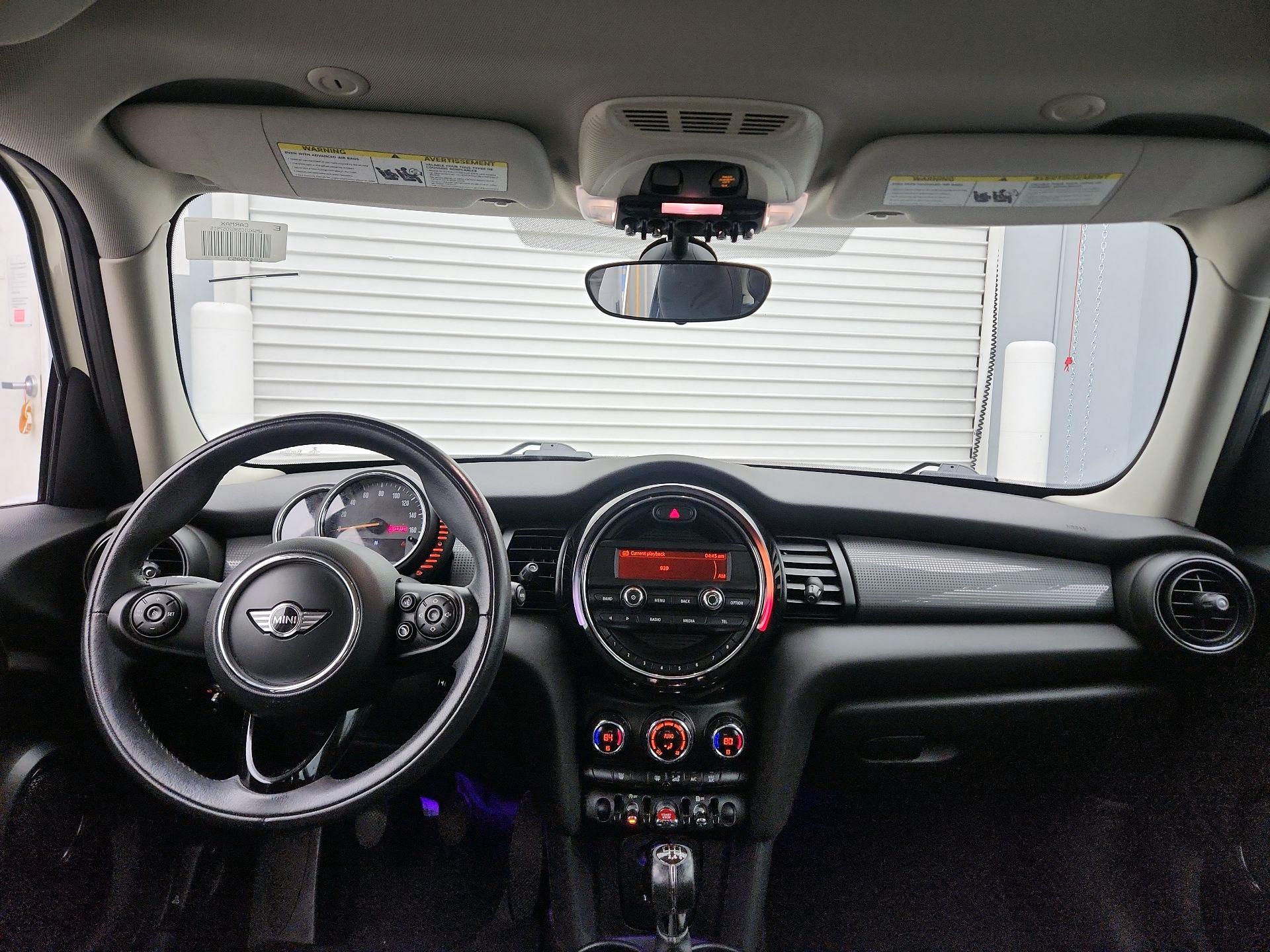 Thumbnail: 2016 MINI Cooper Hardtop - 9