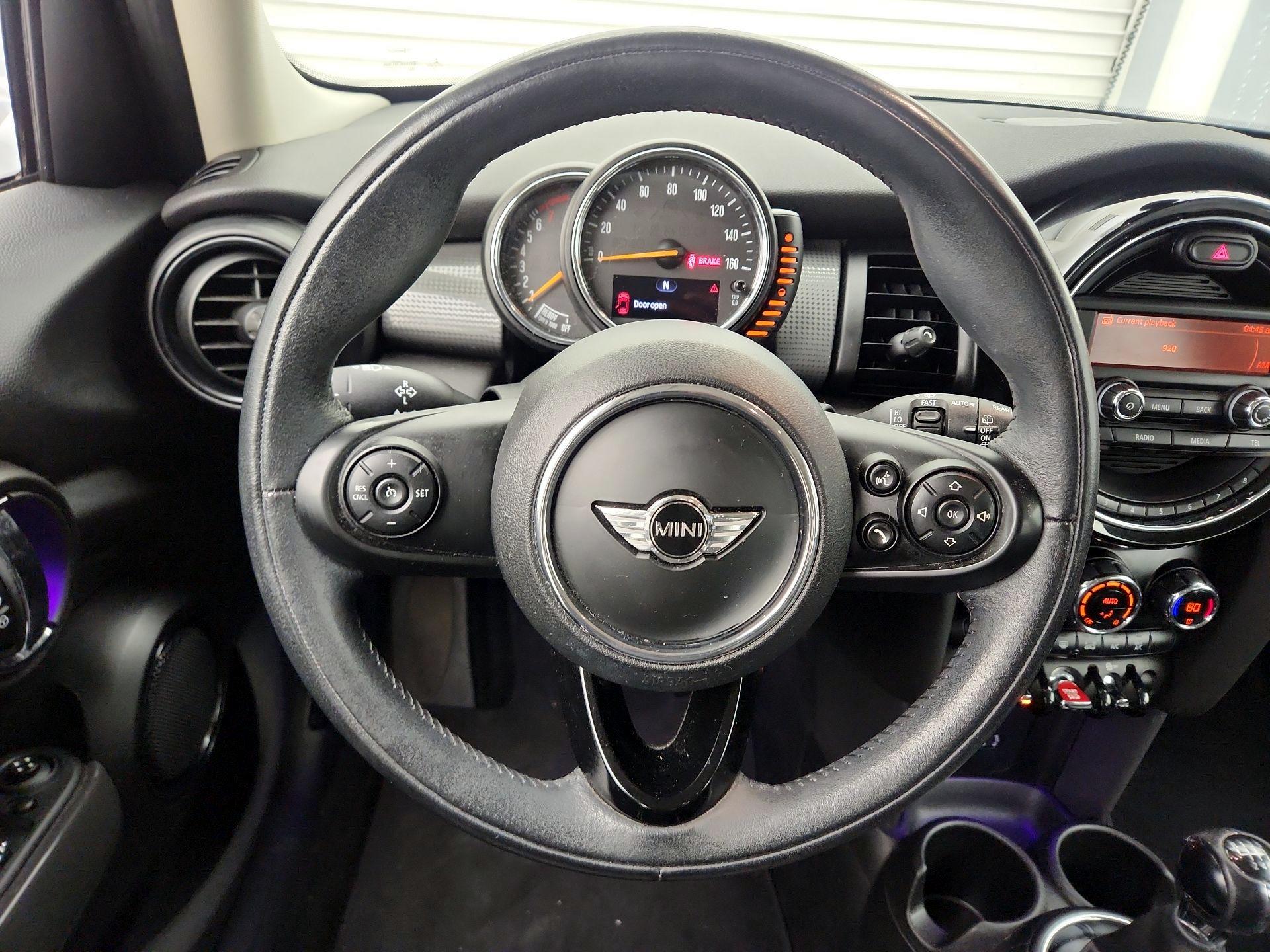 Thumbnail: 2016 MINI Cooper Hardtop - 10