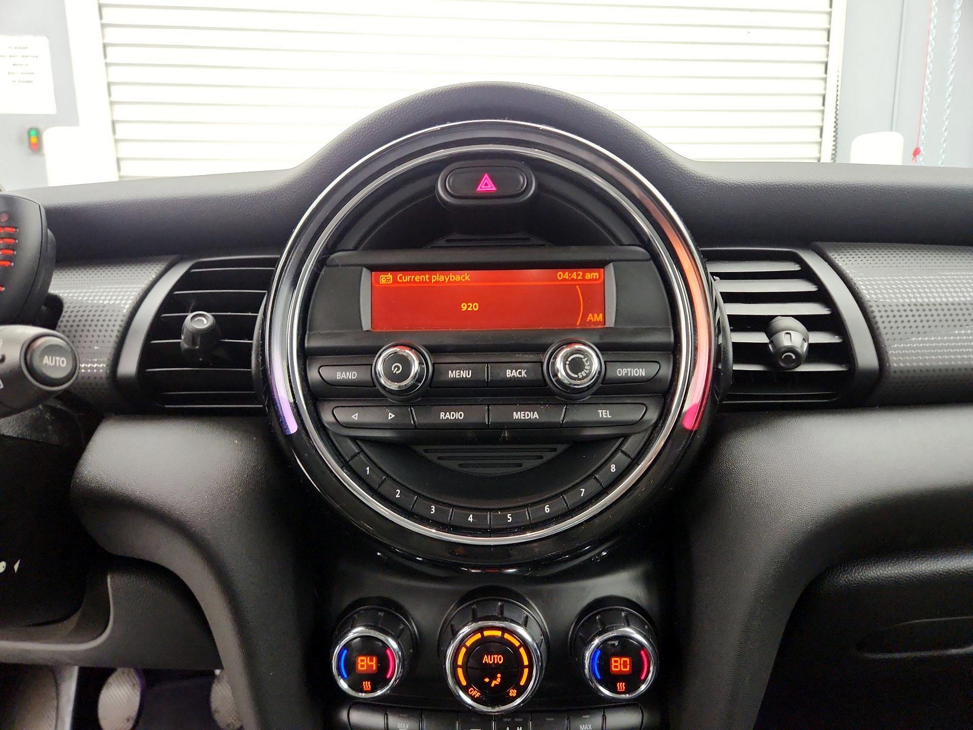 Thumbnail: 2016 MINI Cooper Hardtop - 14