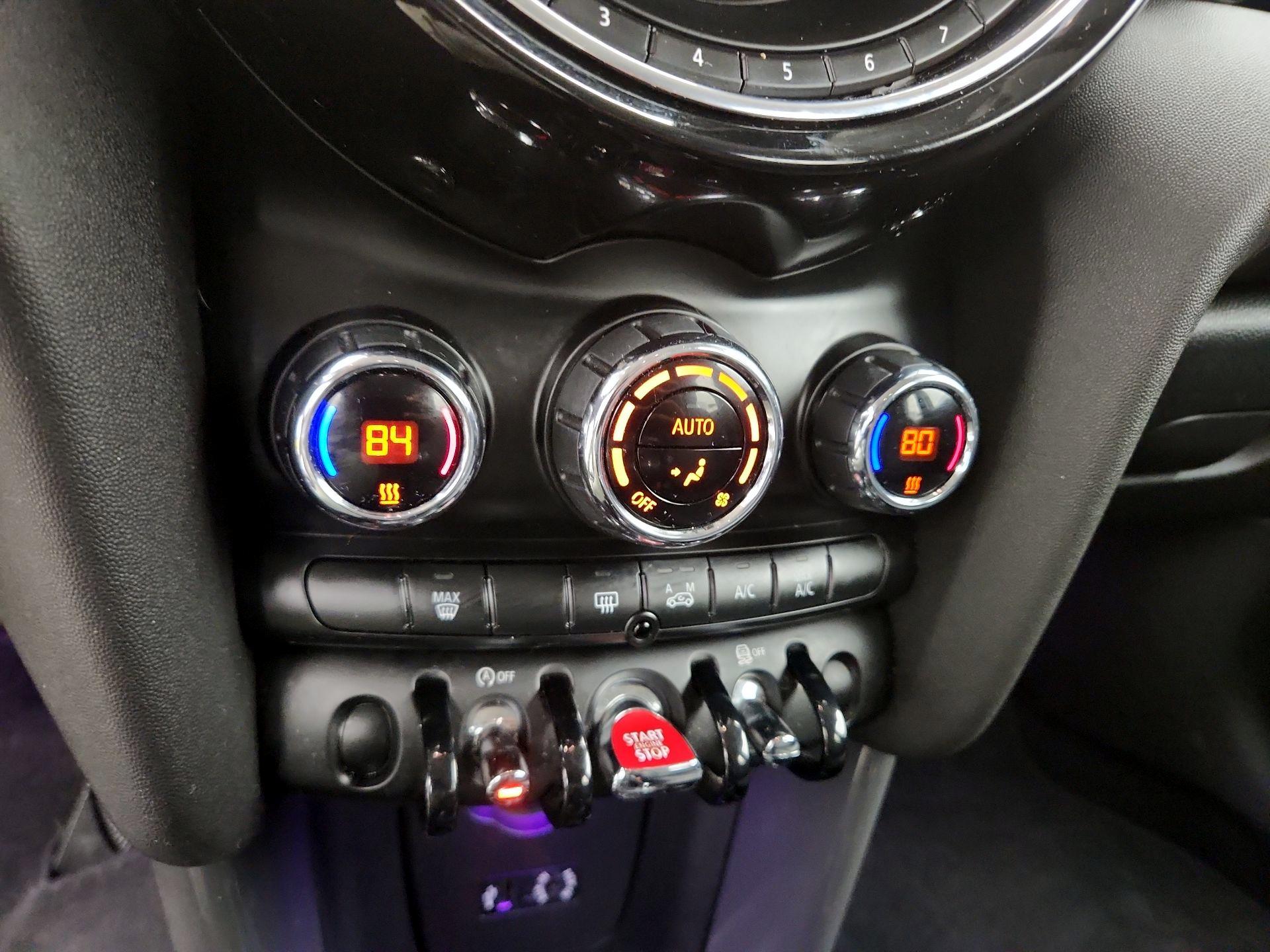 Thumbnail: 2016 MINI Cooper Hardtop - 15