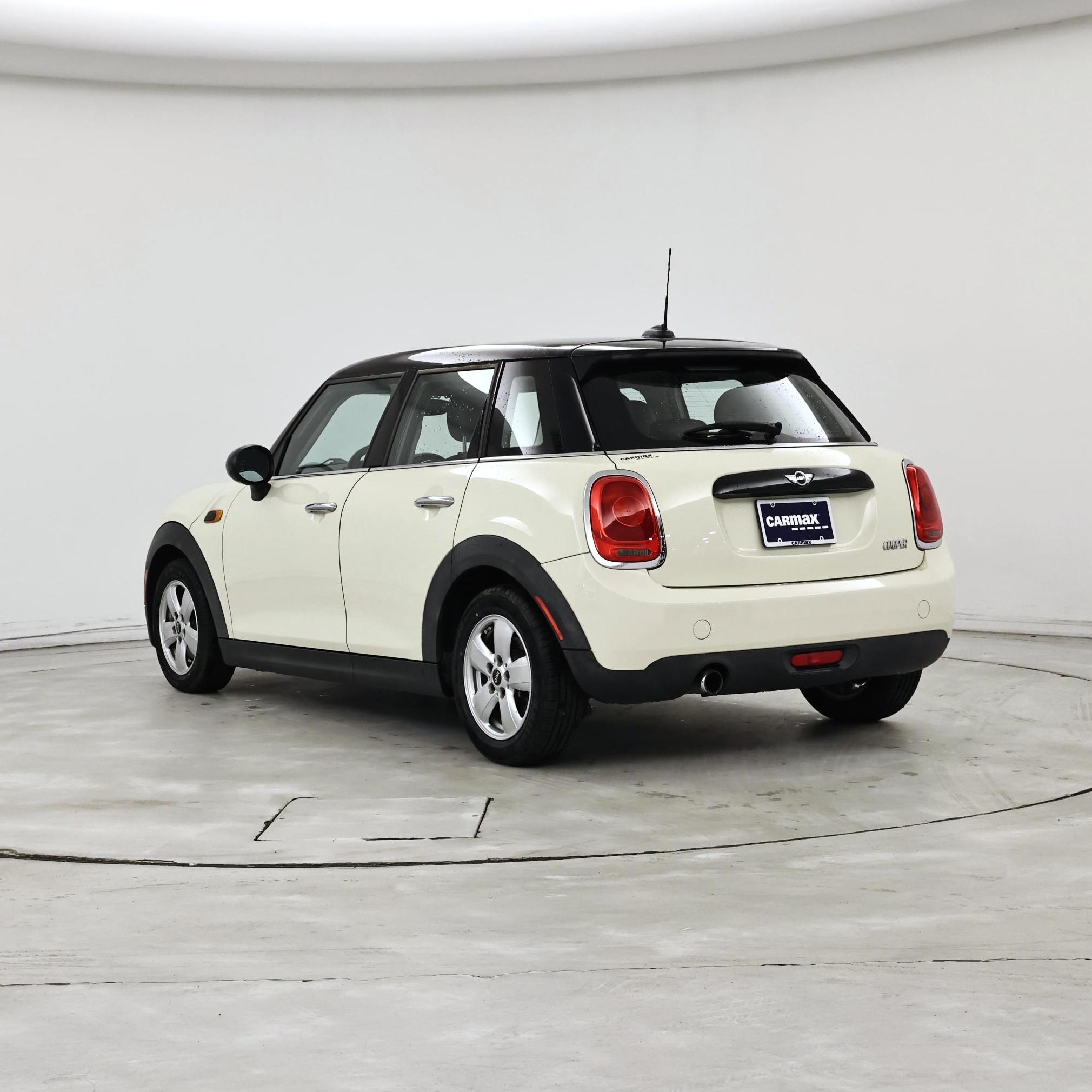 Thumbnail: 2016 MINI Cooper Hardtop - 2