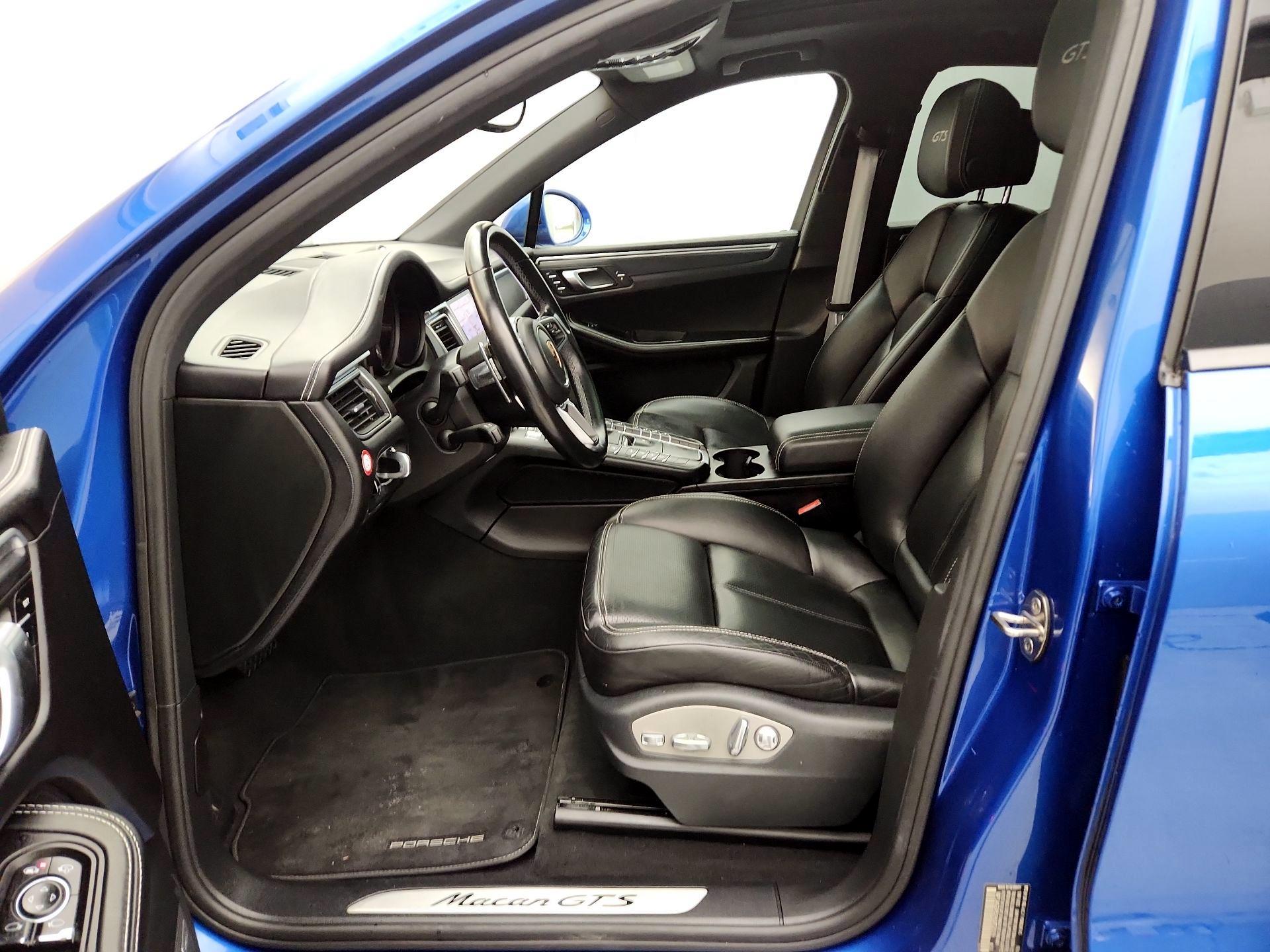 Thumbnail: 2017 Porsche Macan - 11