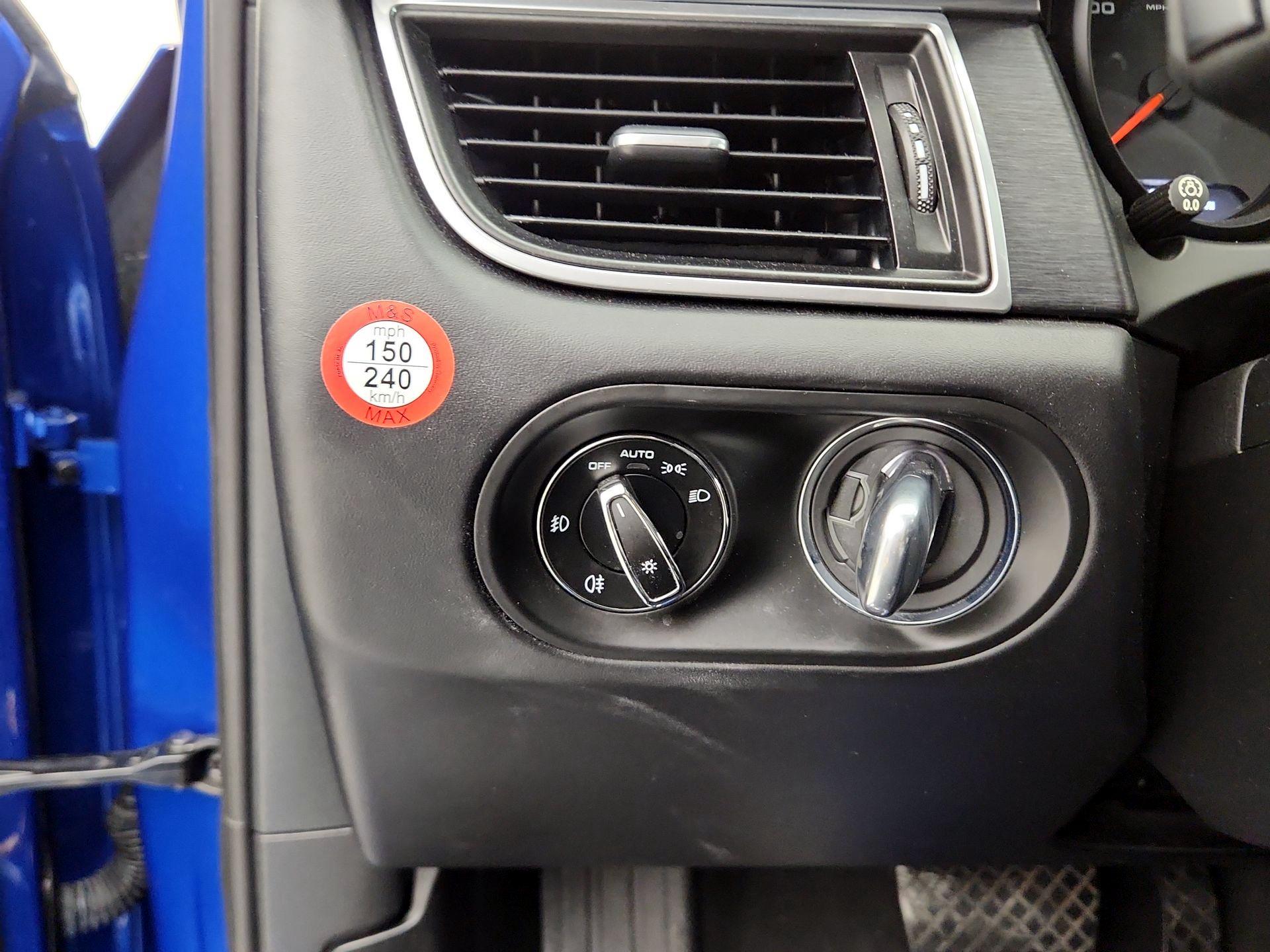 Thumbnail: 2017 Porsche Macan - 13