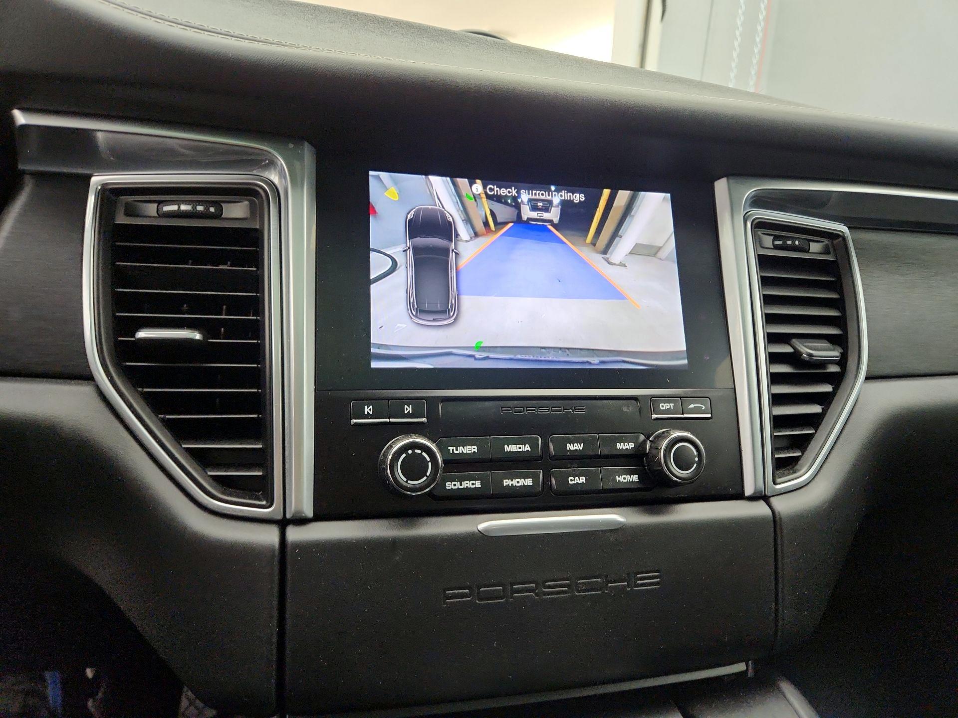 Thumbnail: 2017 Porsche Macan - 15