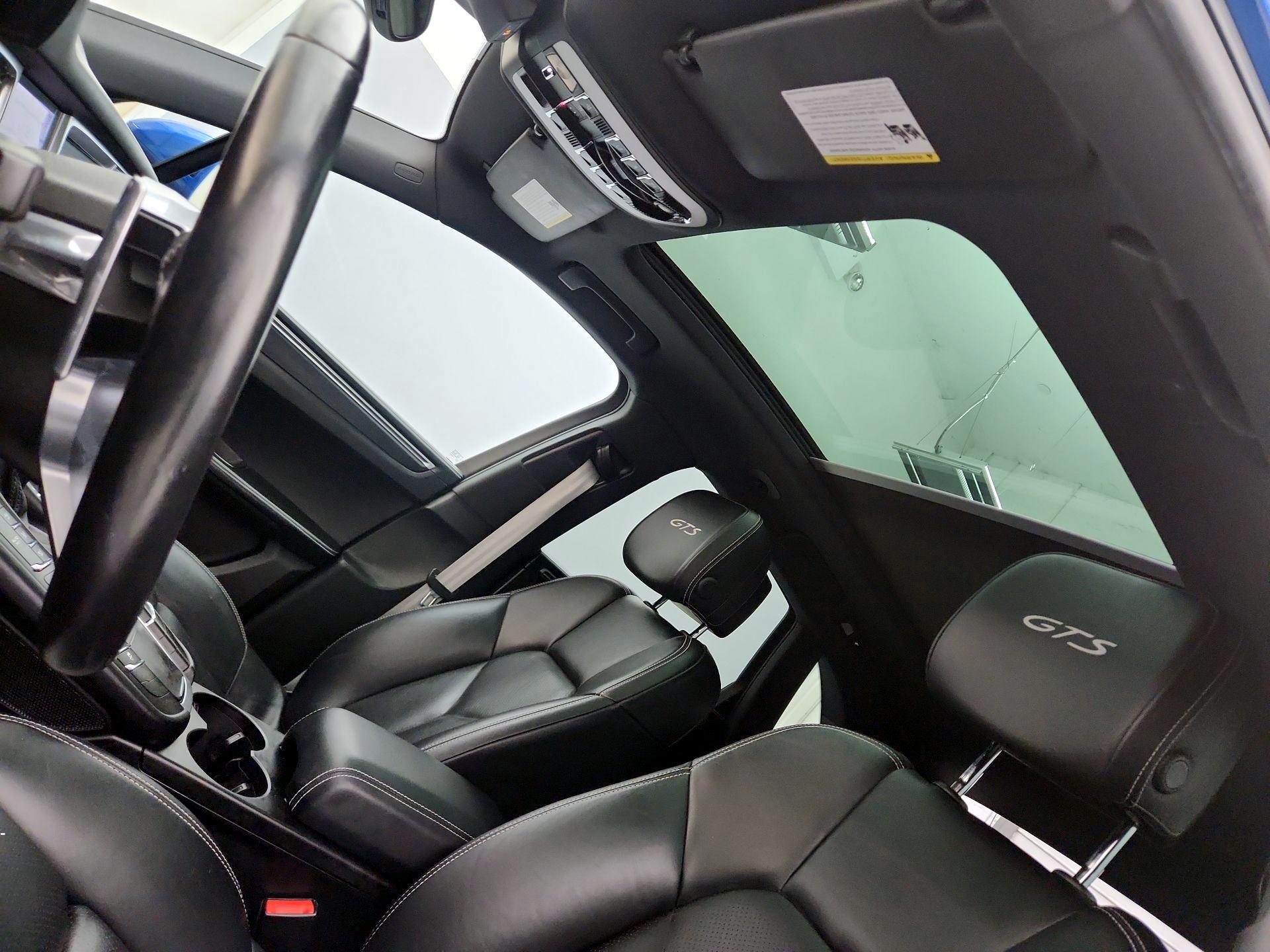 Thumbnail: 2017 Porsche Macan - 20