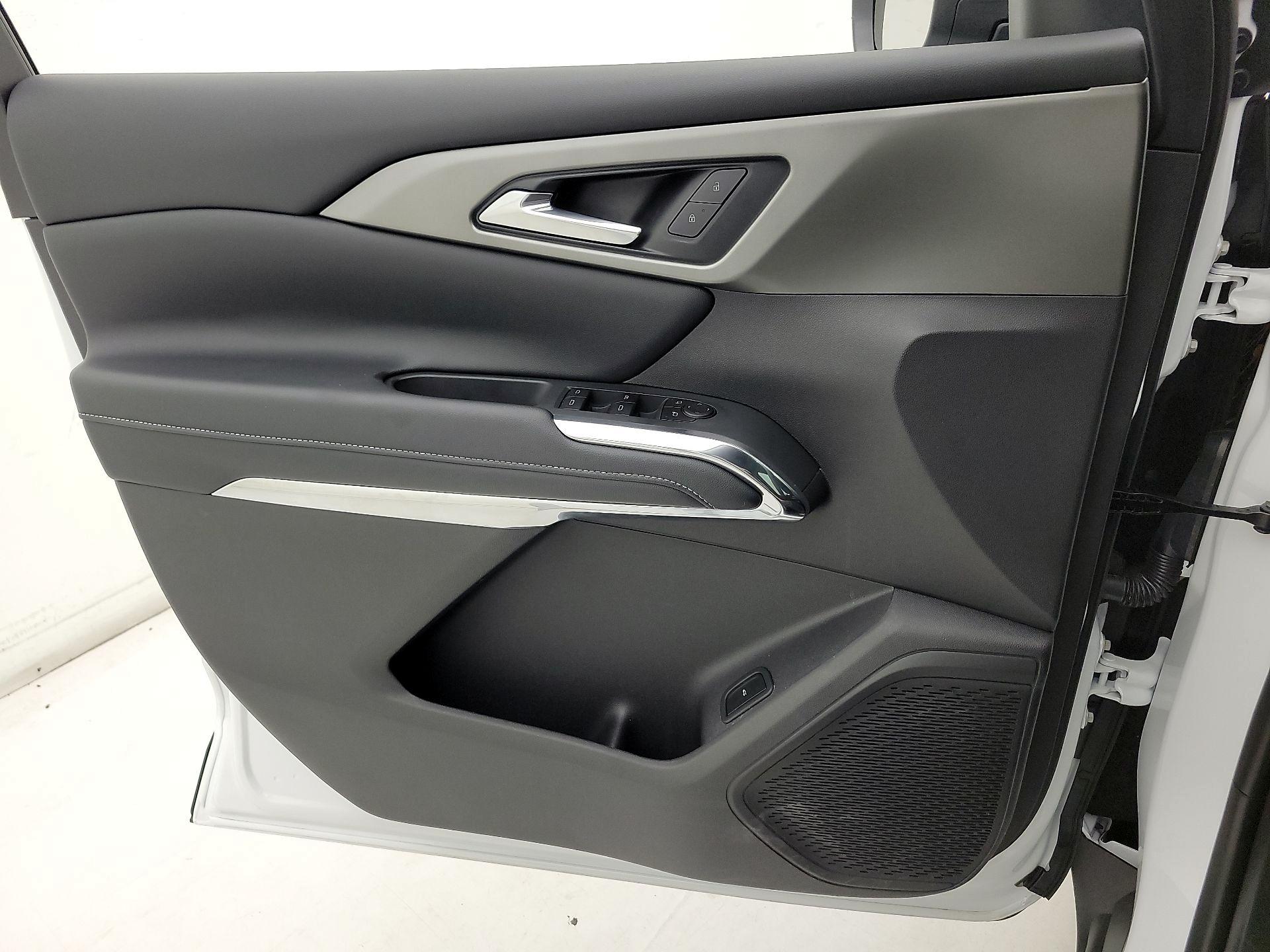 Thumbnail: 2025 Chevrolet Traverse - 12