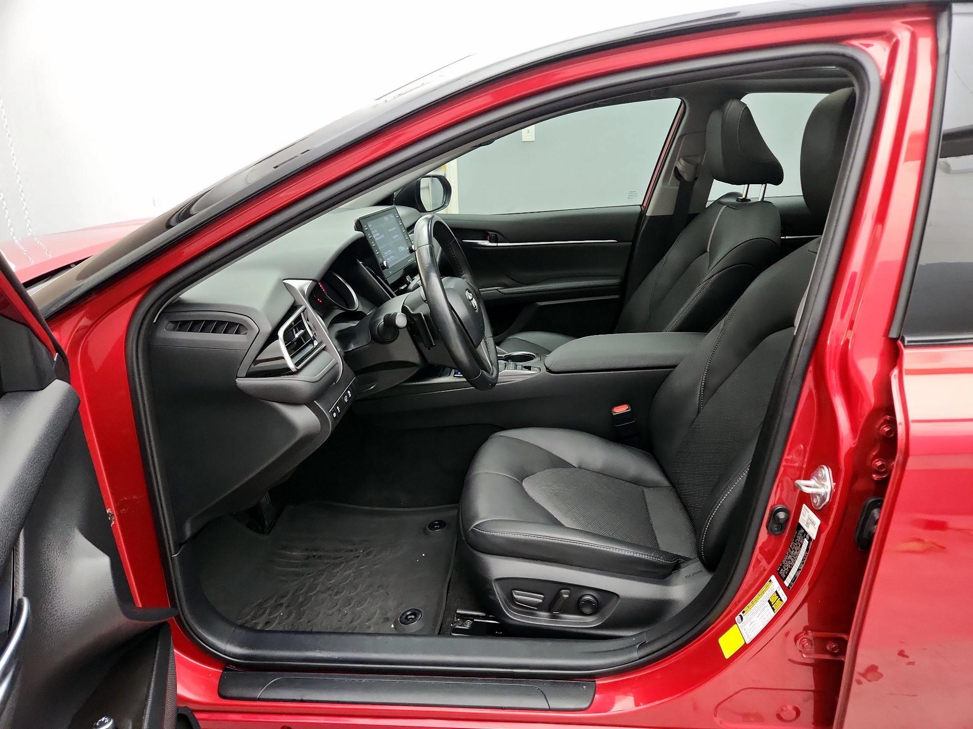 Thumbnail: 2022 Toyota Camry - 11