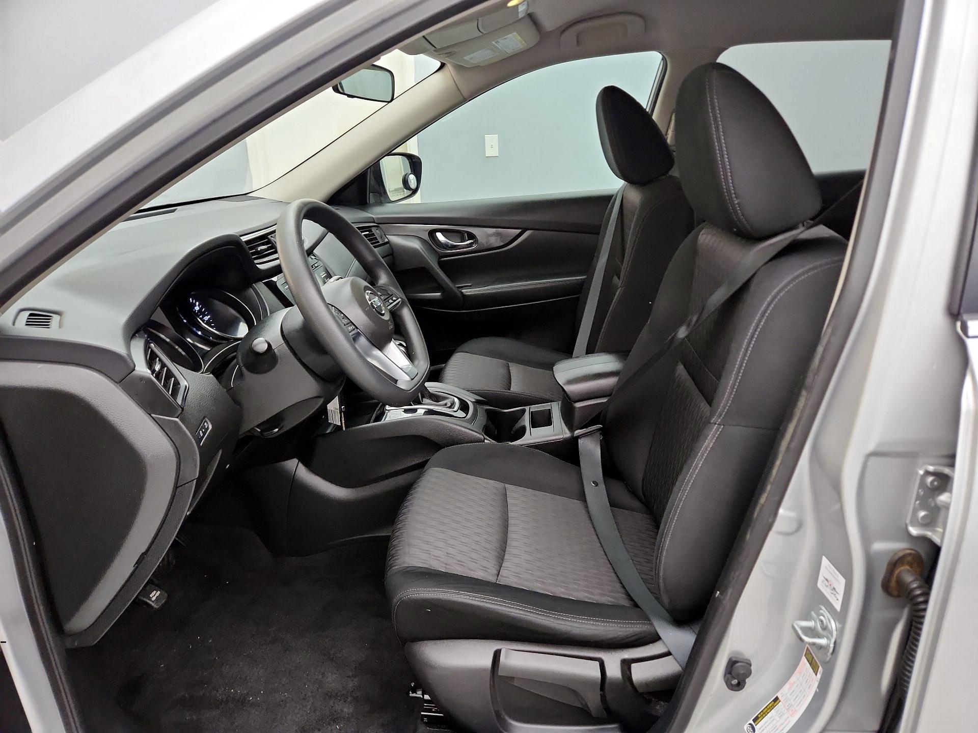 Thumbnail: 2017 Nissan Rogue - 11