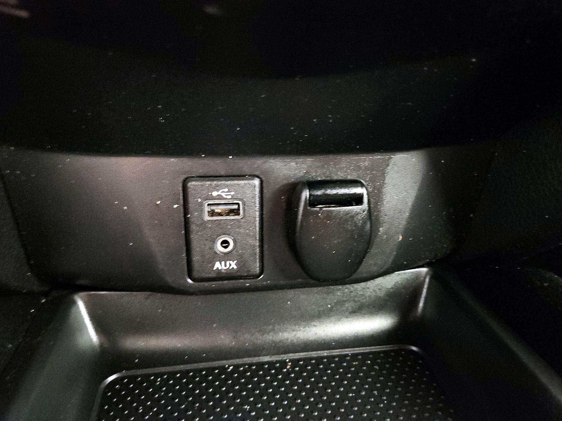 Thumbnail: 2017 Nissan Rogue - 18