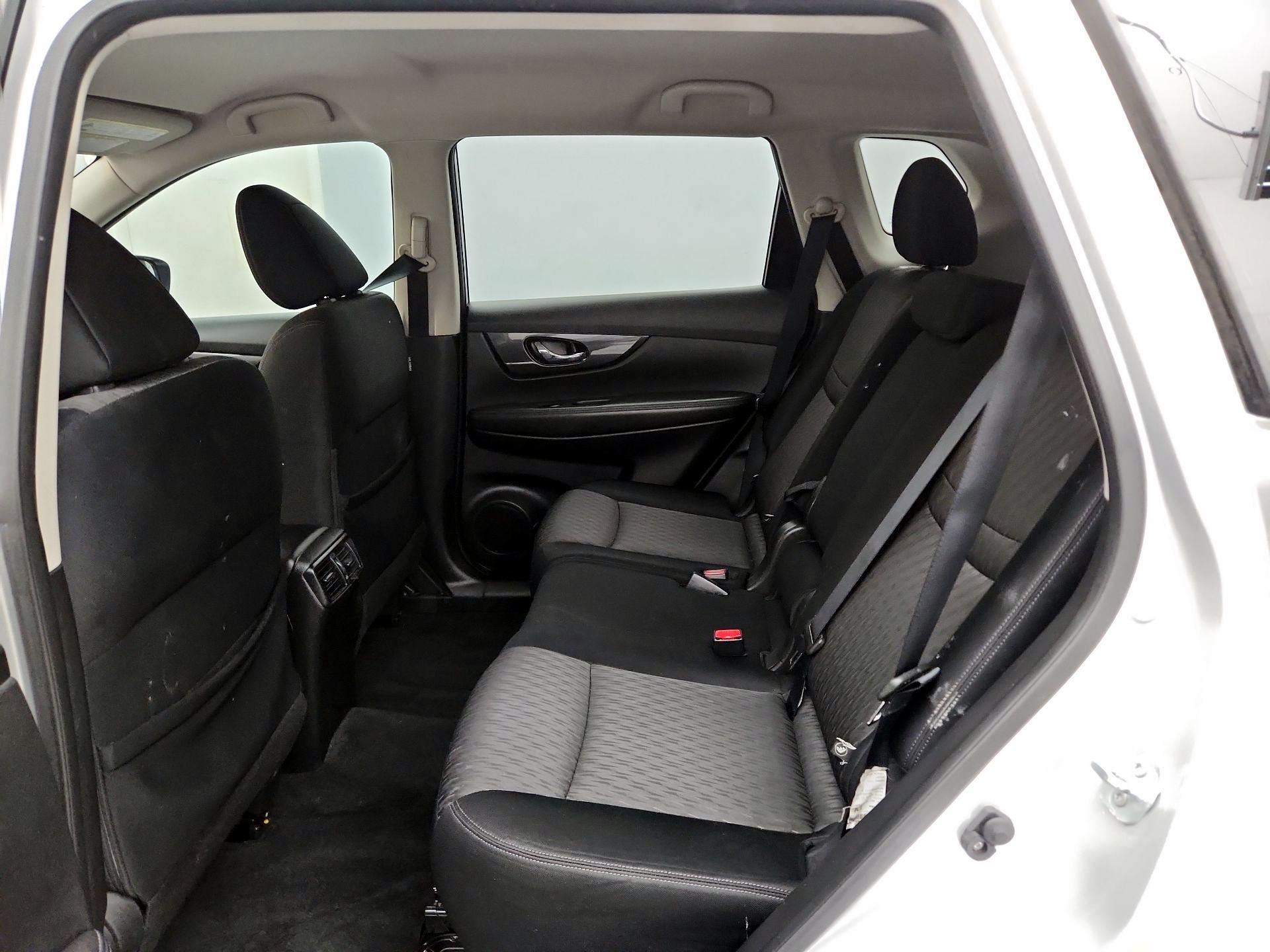 Thumbnail: 2017 Nissan Rogue - 19